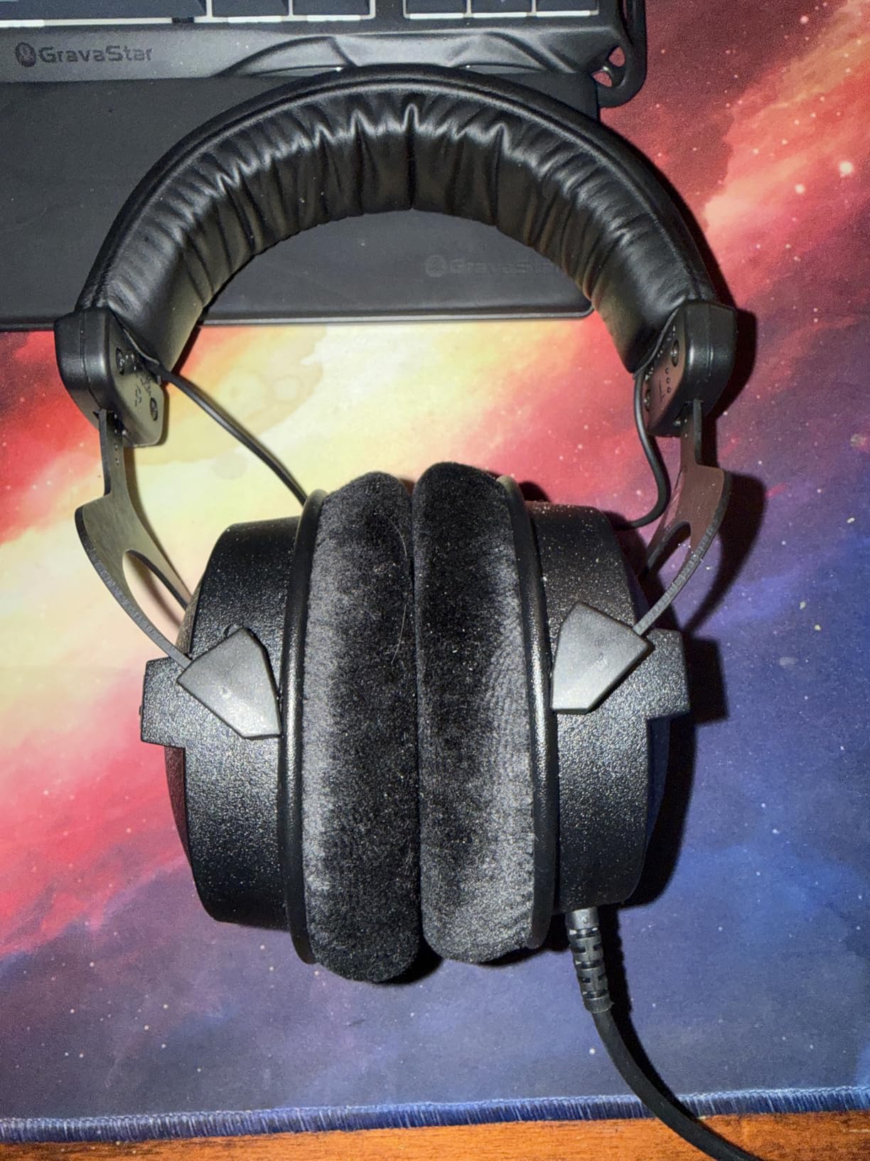 beyerdynamic DT 770 PRO 80 Ohm Over-Ear Studio Headphones in Gray. Enclosed Design, Wired for Professional Recording and Monitoring customer photo 1