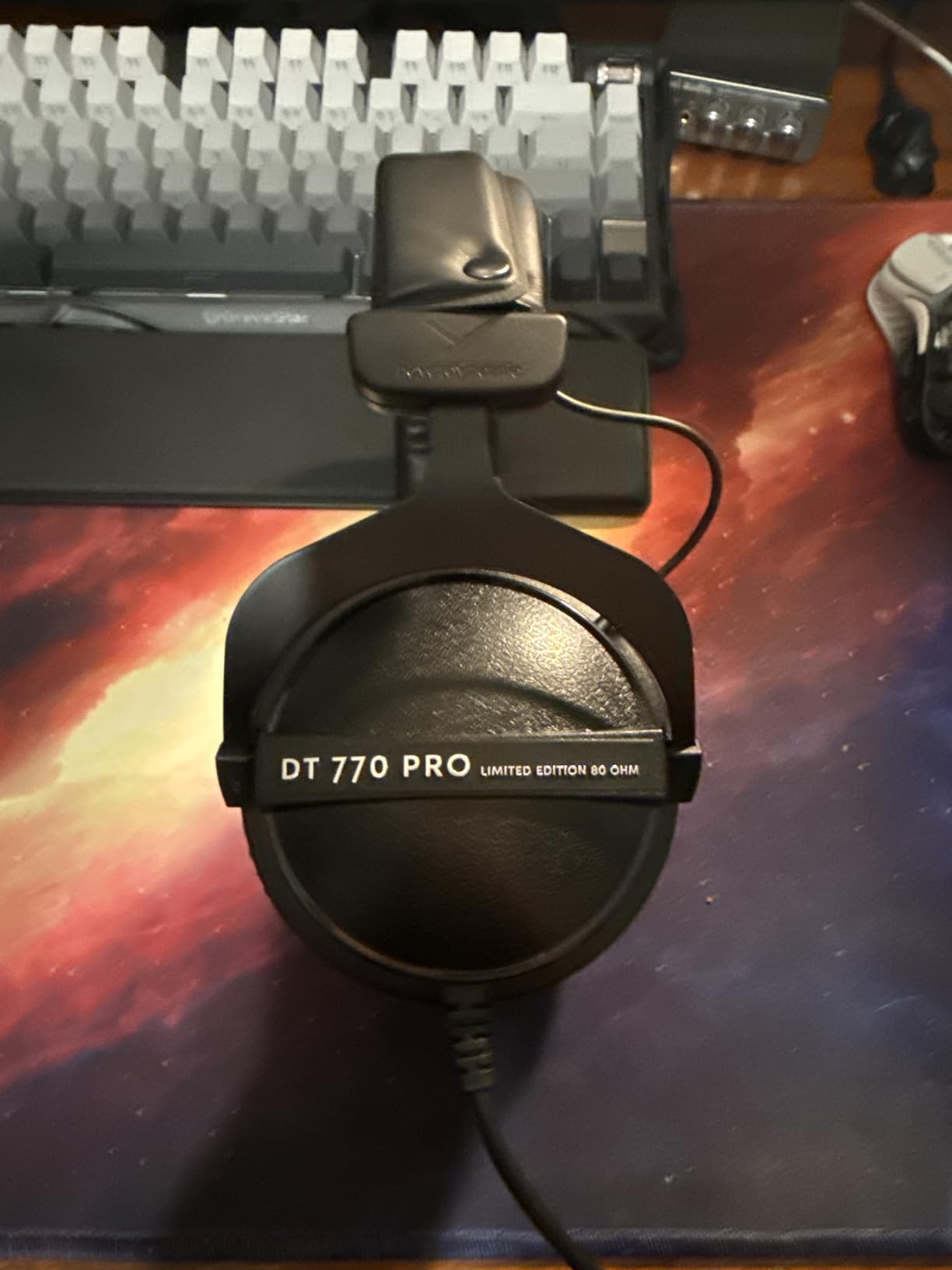 beyerdynamic DT 770 PRO 80 Ohm Over-Ear Studio Headphones in Gray. Enclosed Design, Wired for Professional Recording and Monitoring customer photo 2