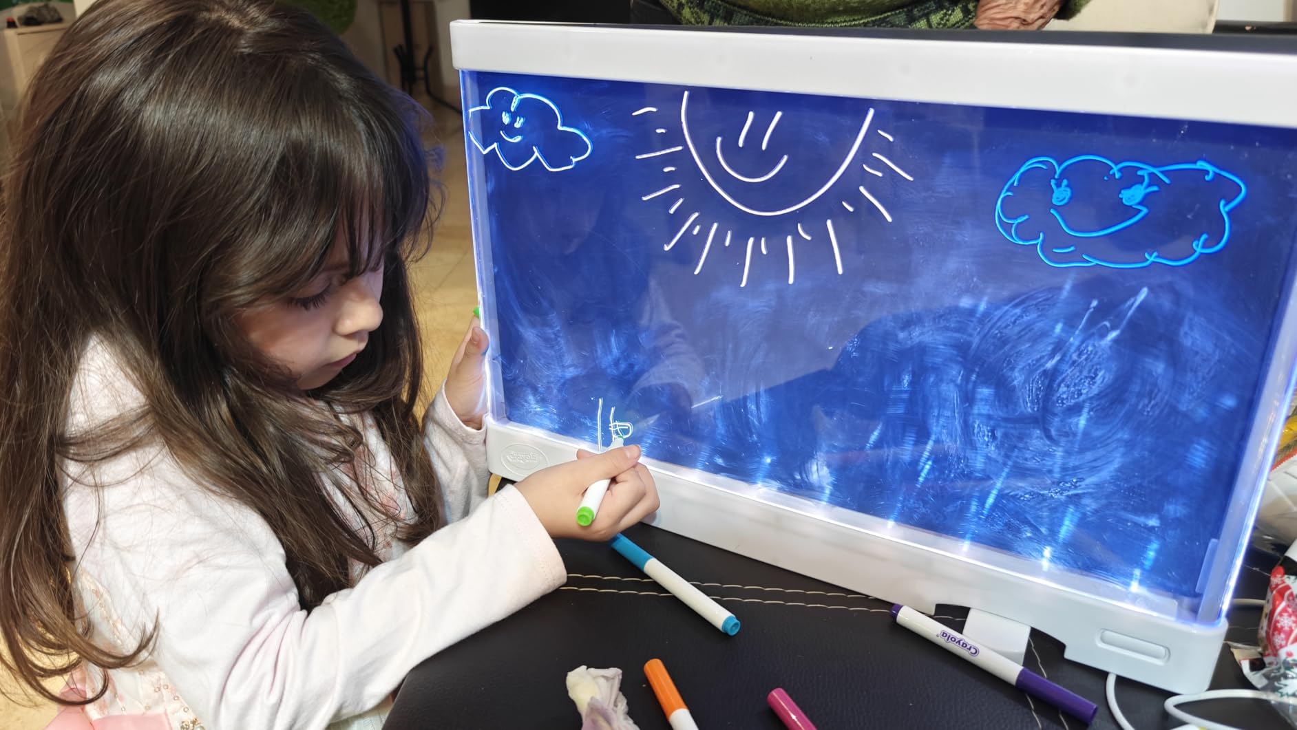 Crayola Ultimate Light Board - White, Kids Drawing Tablet, Gifts for Kids, LED Drawing Board, Sketching Art Projector, Toys for Boys & Girls, 6+ customer photo 1