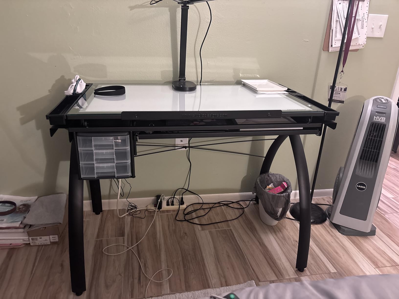 Artograph Futura Light Tracing Table for Artists with Storage and Adjustable, Dimmable Glass Work Top customer photo 2