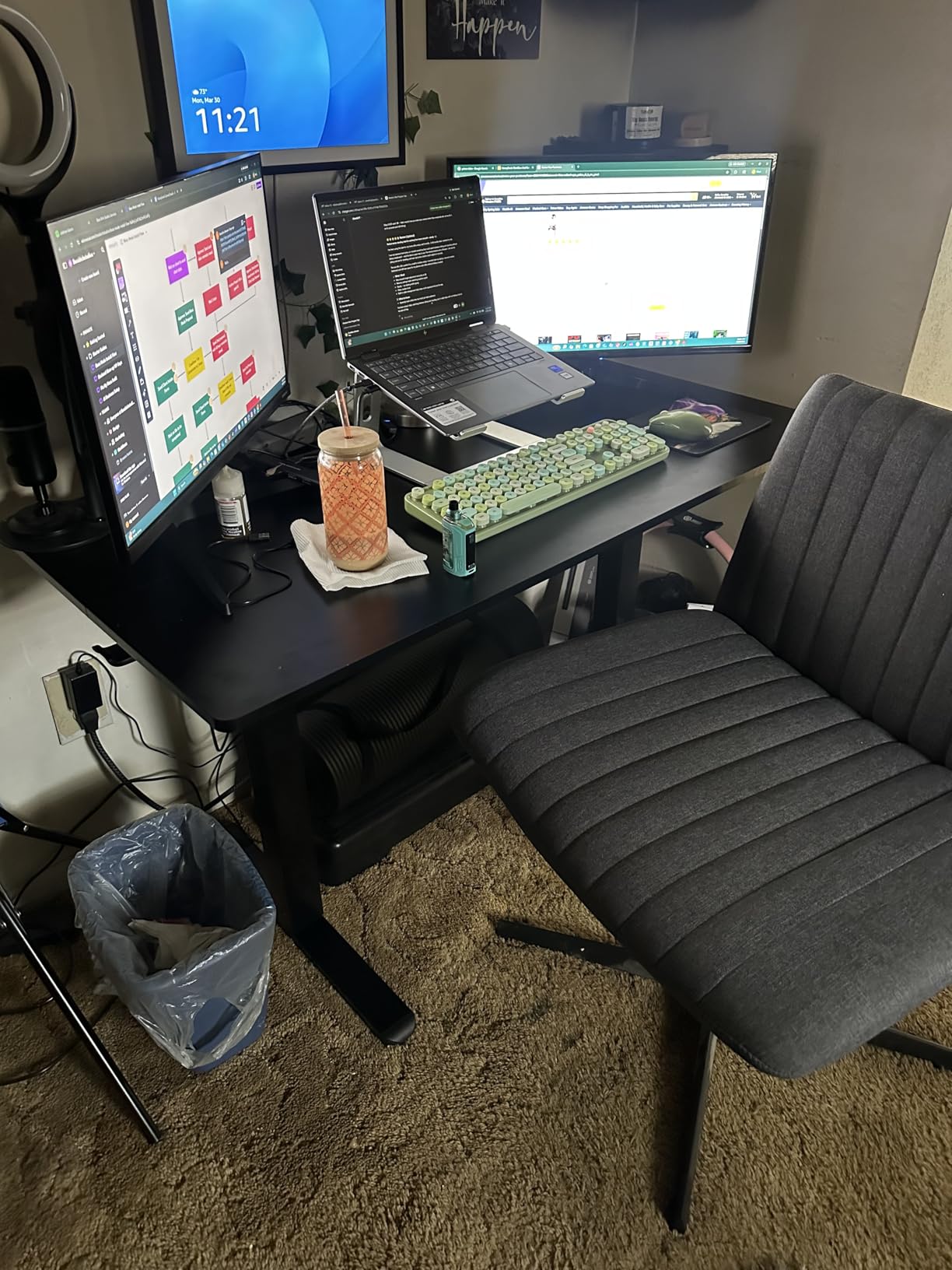 ErGear Height Adjustable Electric Standing Desk, 48 x 24 Inches customer photo 1
