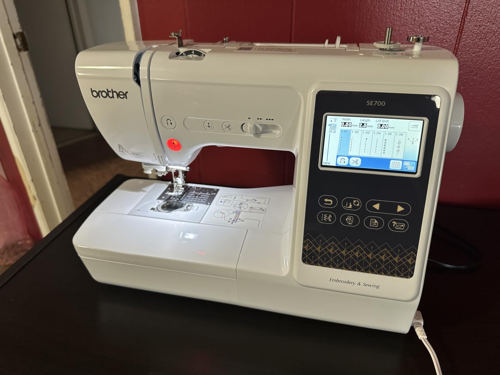Brother SE700 Sewing and Embroidery Machine, Wireless LAN Connected, 135 Built-in Designs, 103 Built-in Stitches, Computerized, 4 x 4 Hoop Area, 3.7 Touchscreen Display, 8 Included Feet, White customer photo 1