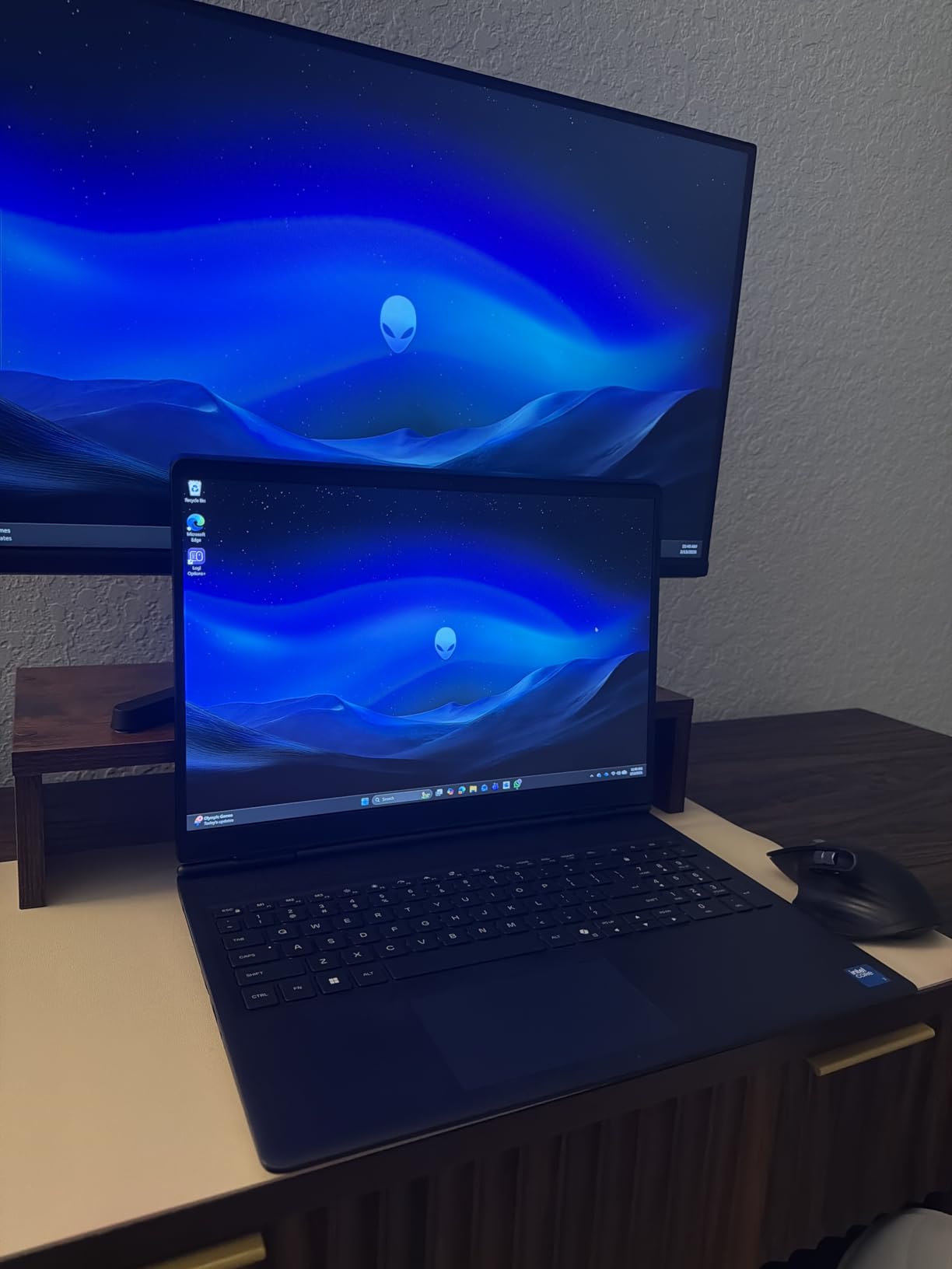 Alienware 16 Aurora Gaming Laptop, 16