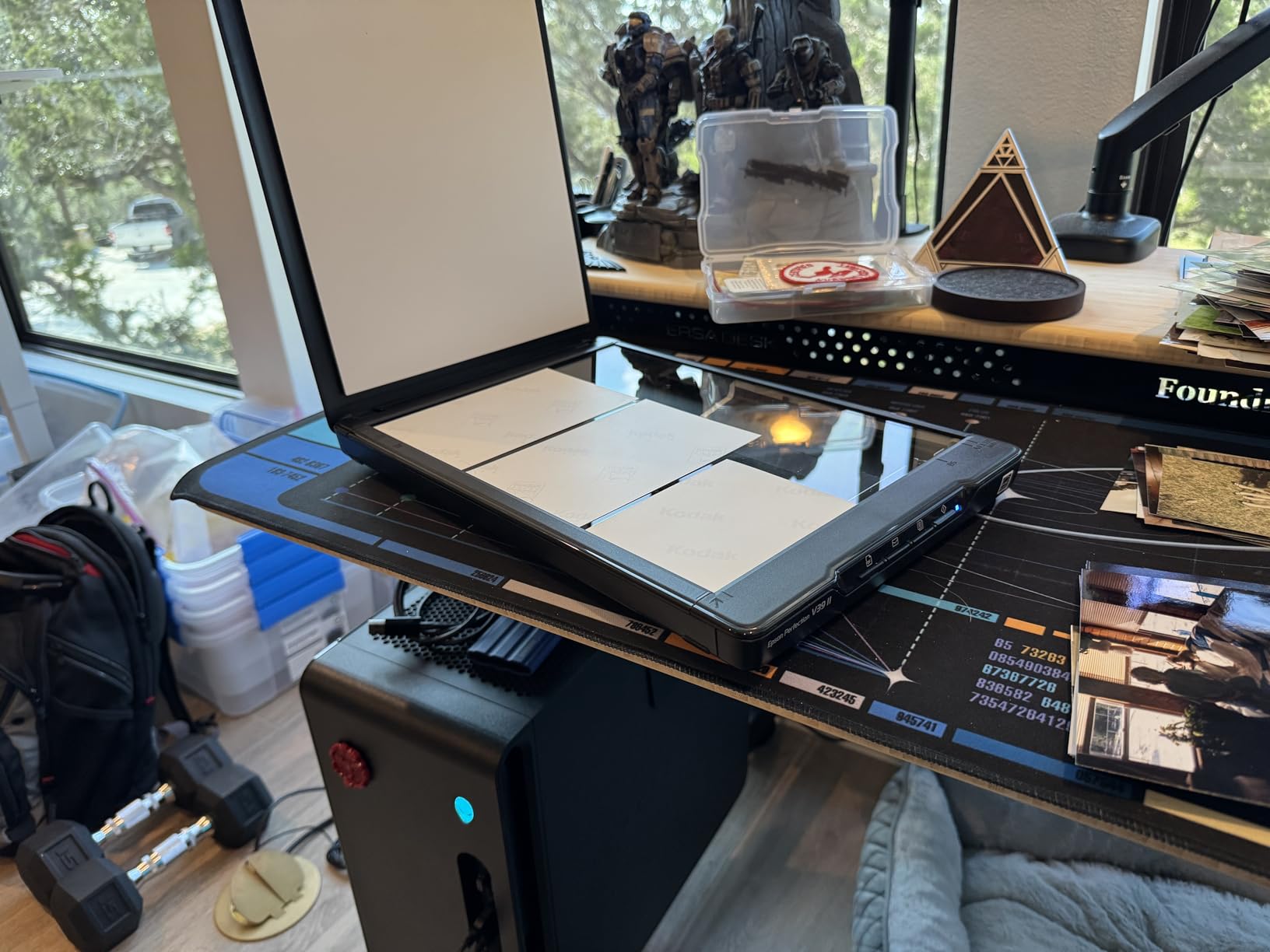 Epson - Perfection V39 II - Color Photo, Tax Receipt & Document Flatbed Scanner - 4800 dpi Optical Resolution - High-Rise, Removable Lid - Scan to Cloud - USB Power - Image Scanning - Black customer photo 1