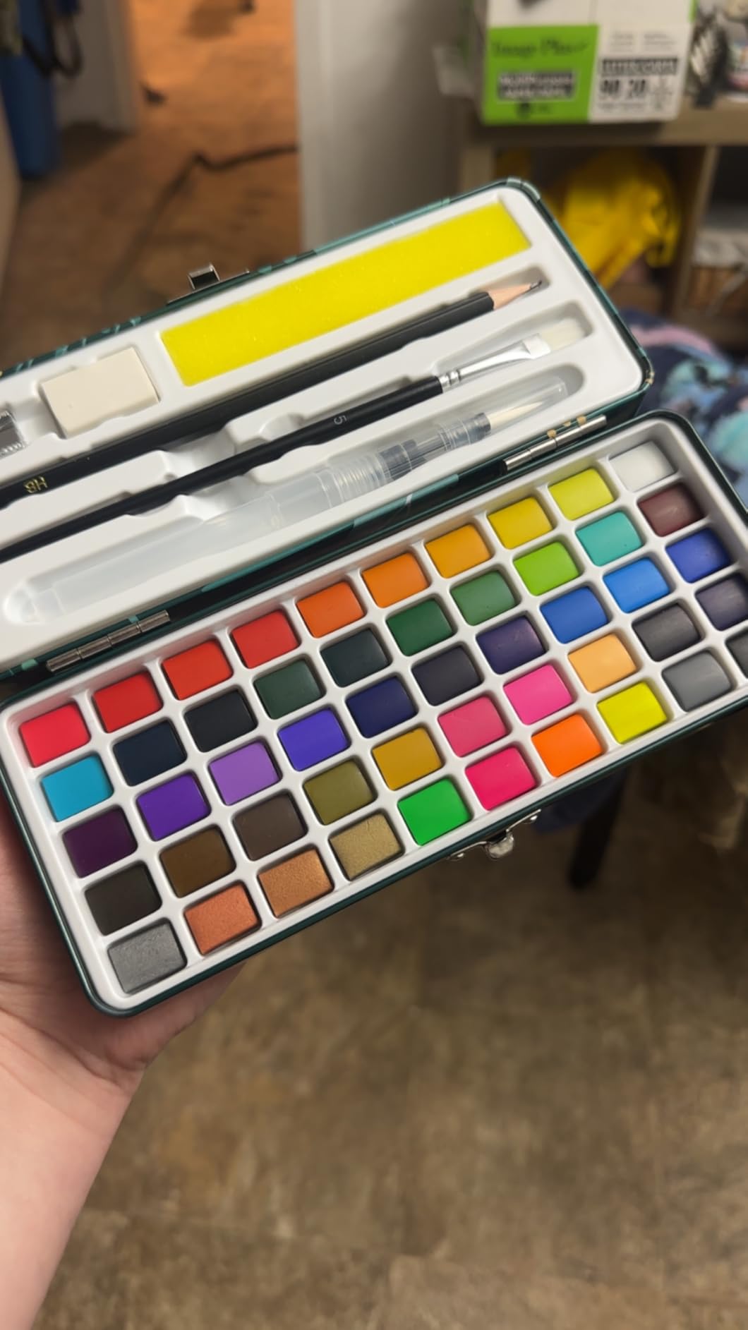 Artecho Watercolor Paint Set 100 Colors with Metallic in Portable Box, Paint Kit with Watercolor Papers and Brushes, Water Color Set for Beginners & Professionals customer photo 1