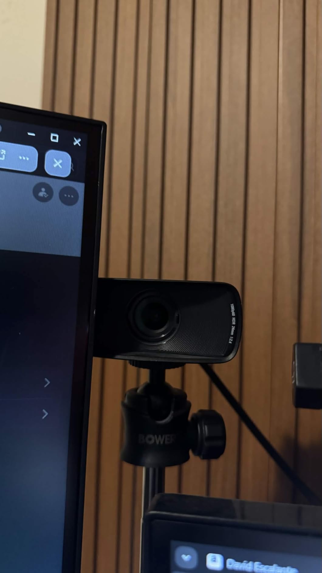 Elgato Facecam MK.2, Premium Full HD Webcam, HDR | Sony sensor, PTZ control, Uncompressed 1080p60 video, DSLR-style Controls, Easy-slide privacy shutter customer photo 1