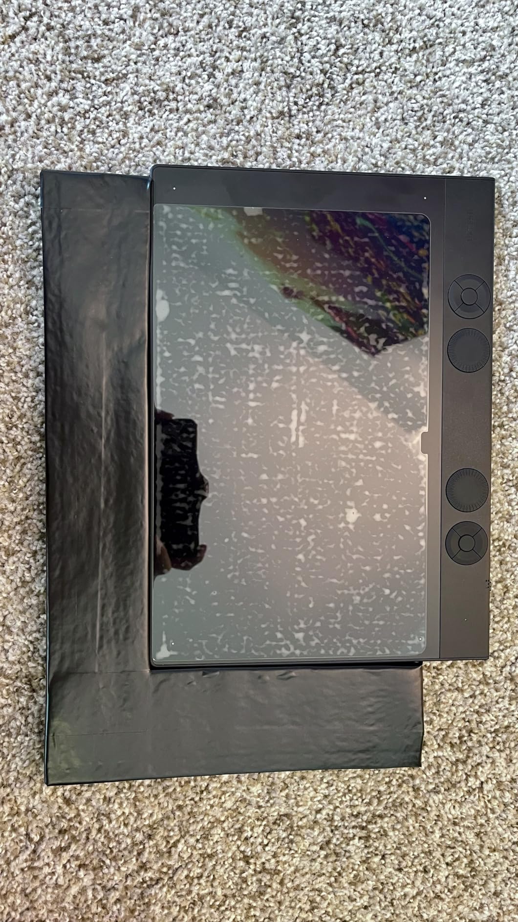 Intuos Pro Medium Bluetooth Professional Graphic Drawing Tablet with Pro Pen 3, Compatible with Mac, Windows - 2025 Edition customer photo 1