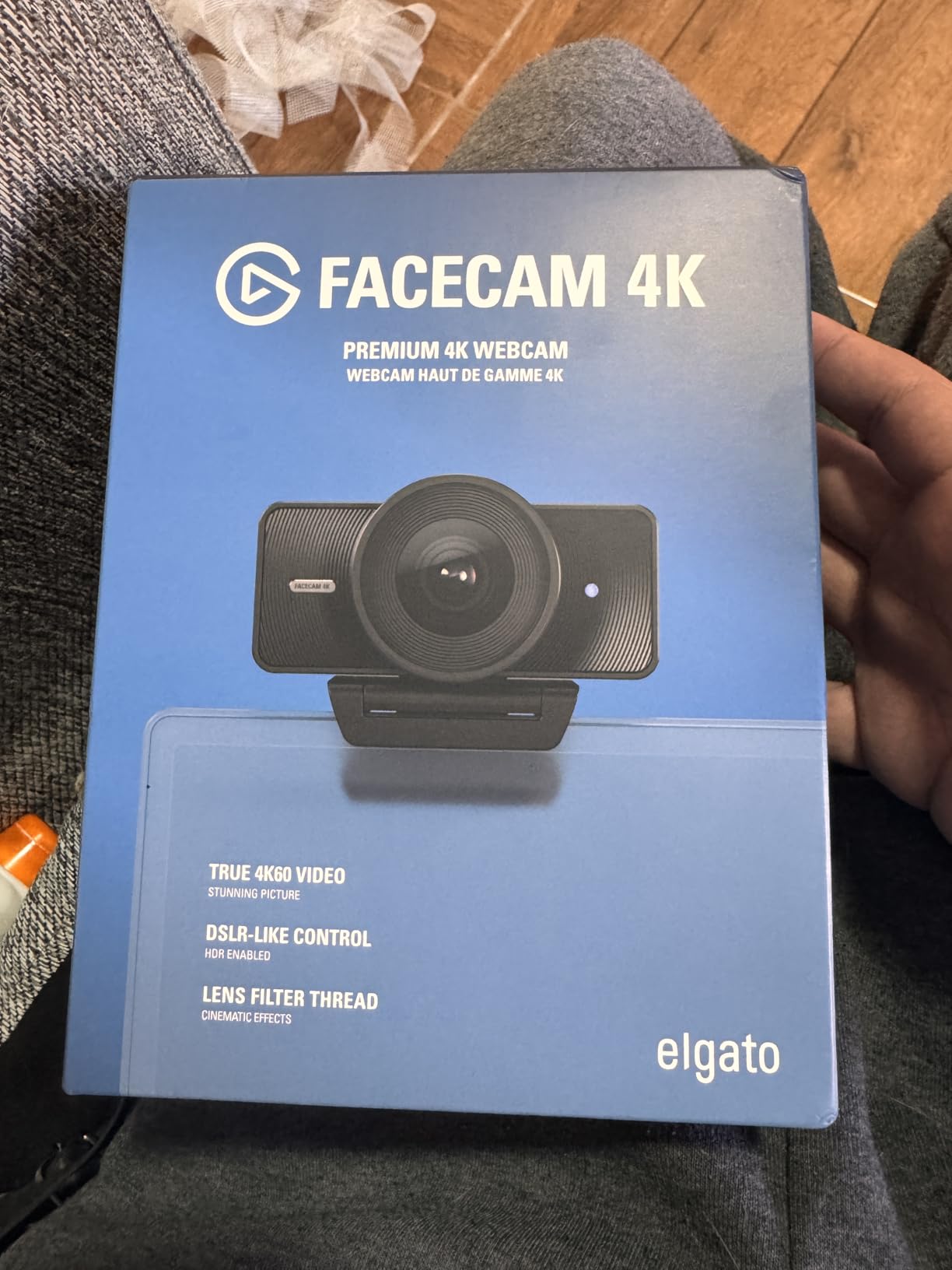 Elgato Facecam 4K, 4K60 Studio Webcam, DSLR-Like Control | Sony STARVIS 2 sensor, 49mm lens filter support, Uncompressed video, HDR support, Eco-friendly build, USB-C customer photo 2