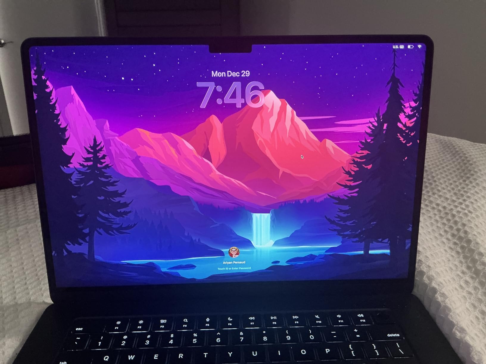 Apple 2025 MacBook Air 15-inch Laptop with M4 chip: Built for Apple Intelligence, 15.3-inch Liquid Retina Display, 16GB Unified Memory, 256GB SSD Storage, 12MP Center Stage Camera, Touch ID; Midnight customer photo 1