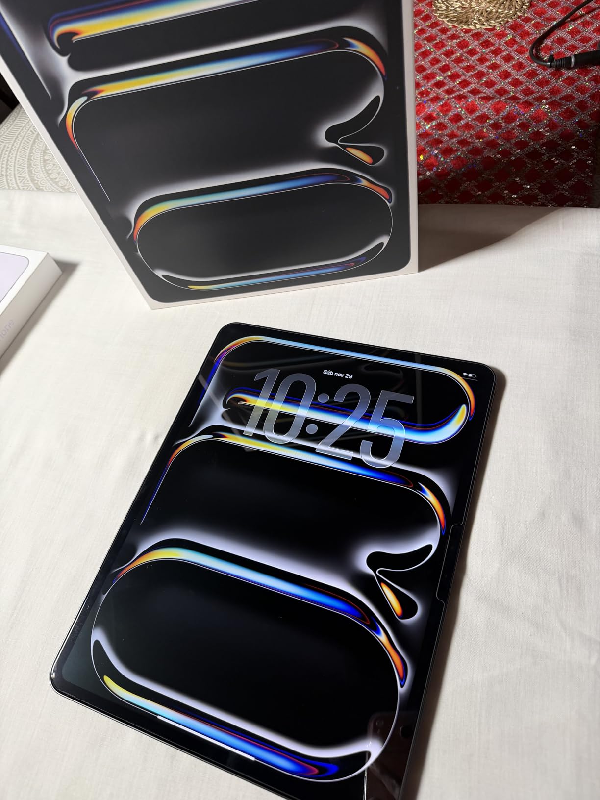 iPad Pro 13-inch (M5): Ultra Retina XDR Display, 256GB, Landscape 12MP Front Camera/12MP Back Camera, LiDAR Scanner, Wi-Fi 7 with Apple N1, Face ID, All-Day Battery Life - Space Black customer photo 1