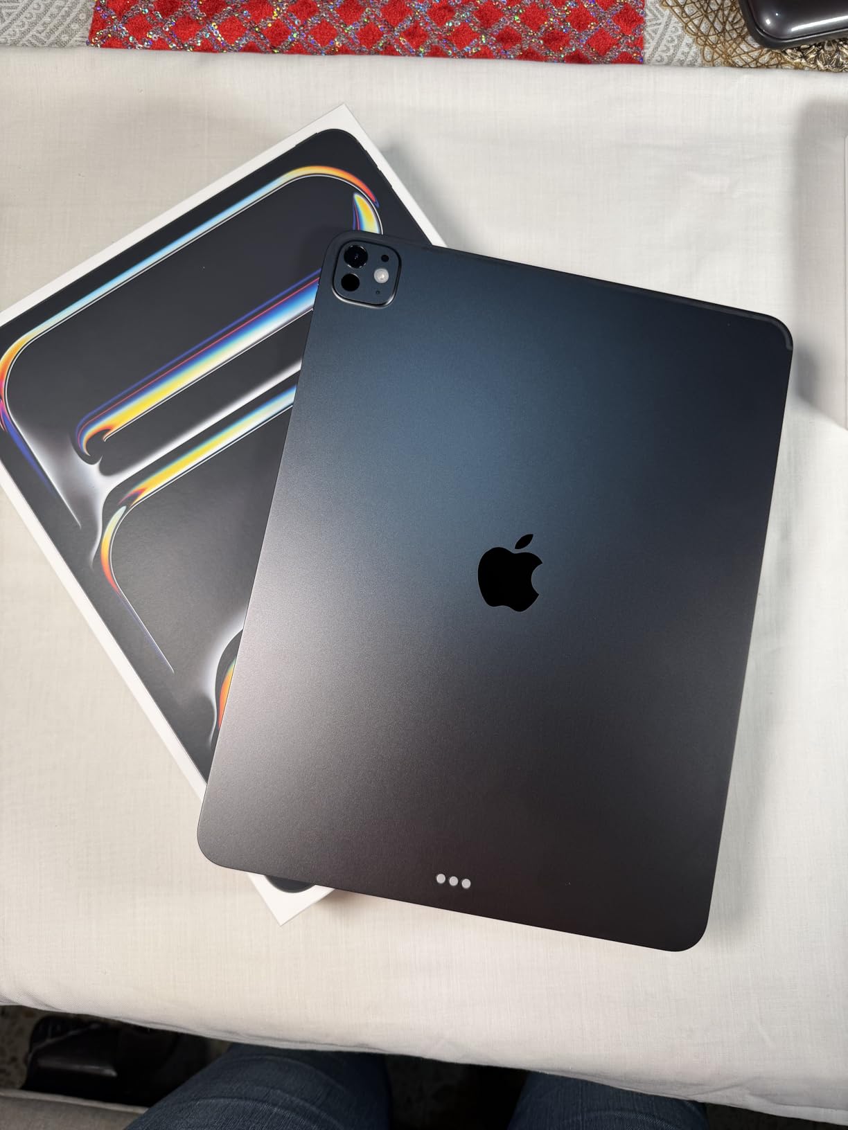 iPad Pro 13-inch (M5): Ultra Retina XDR Display, 256GB, Landscape 12MP Front Camera/12MP Back Camera, LiDAR Scanner, Wi-Fi 7 with Apple N1, Face ID, All-Day Battery Life - Space Black customer photo 2