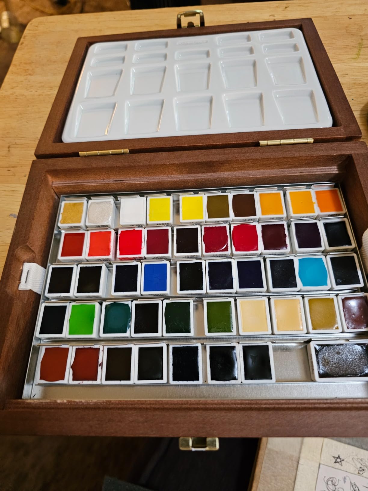 Schmincke HORADAM AQUARELL Color Box with 24 Finest Watercolors - Premium Black Metal Box customer photo 2