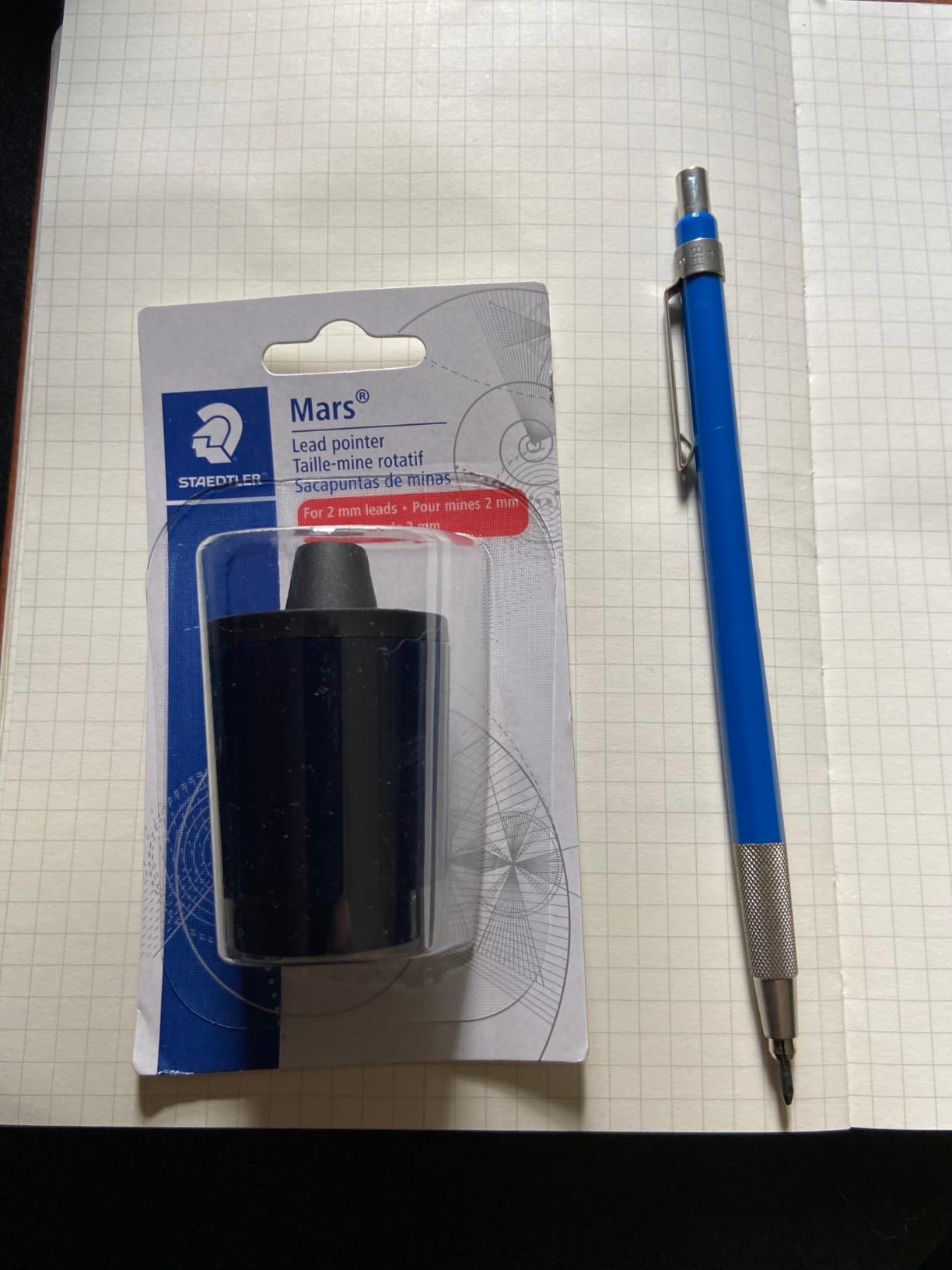 STAEDTLER Mars Lead Pointer: Rotary Mechanical Pencil Lead Sharpener for 2mm Holders, Precision Tool for Architects, Engineers & Artists, Dust Wiper & Adjustable Cone, Built-In Shavings Reservoir customer photo 2