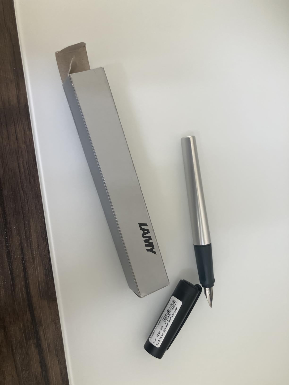 LAMY safari black - Fountain Pen with ergonomic grip & polished Left-Handed steel nib (LH) in size M - ideal for any Writing & Calligraphy - including LAMY T 10 blue cartridge customer photo 2