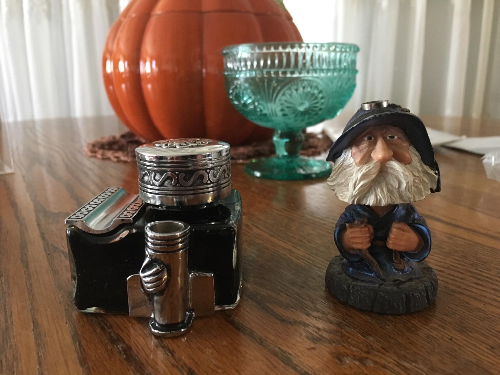 AEDNX Glass Inkwell with 2 Pen Rests - Filled with Black Ink N2000V2 customer photo 1