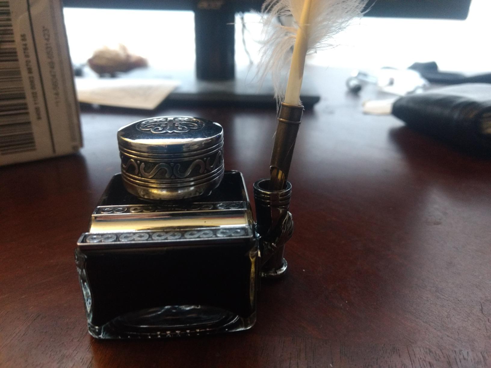 AEDNX Glass Inkwell with 2 Pen Rests - Filled with Black Ink N2000V2 customer photo 2