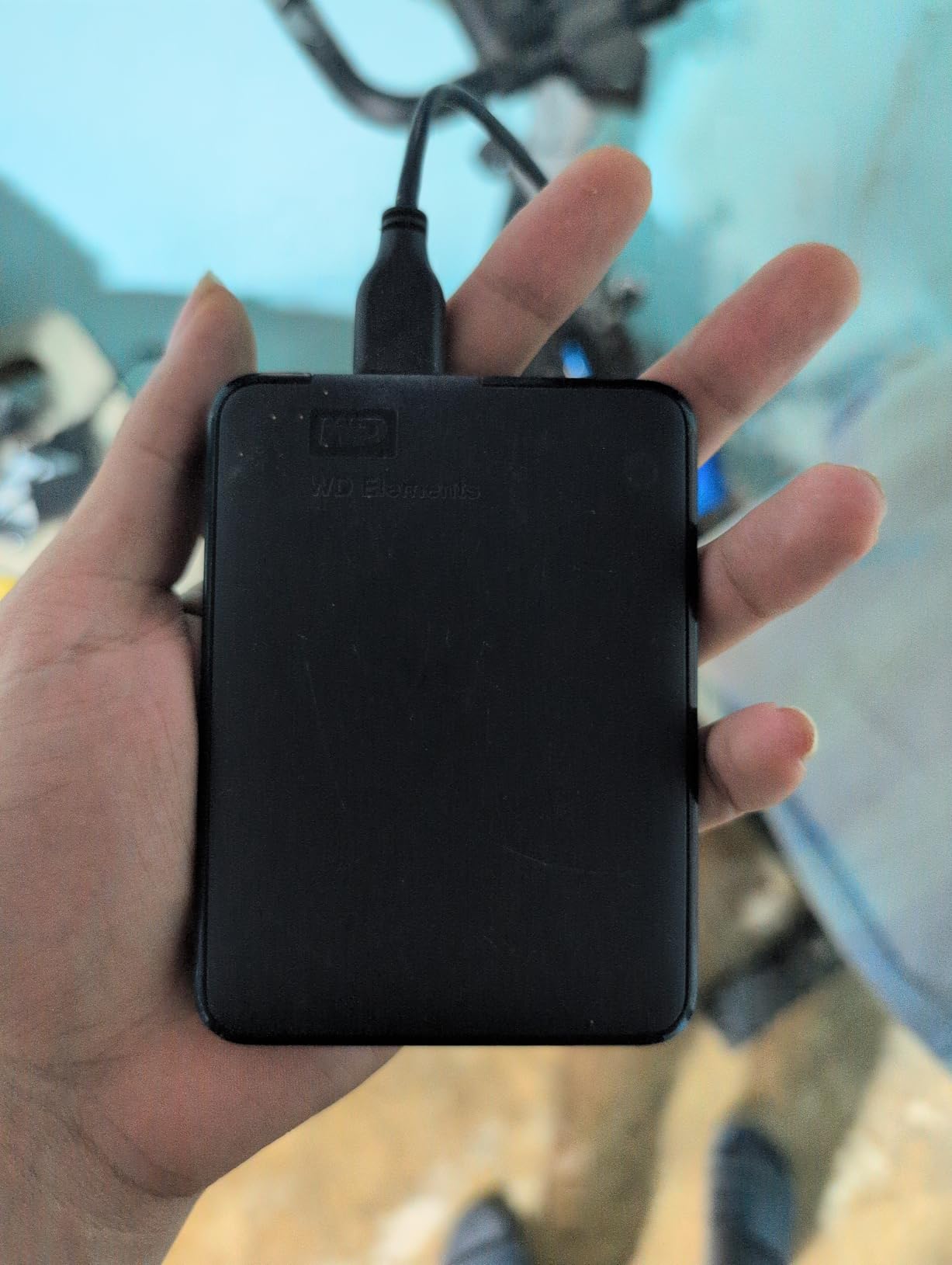 WD 4TB Elements Portable External Hard Drive for Windows, USB 3.2 Gen 1/USB 3.0 for PC & Mac, Plug and Play Ready - WDBU6Y0040BBK-WESN customer photo 2