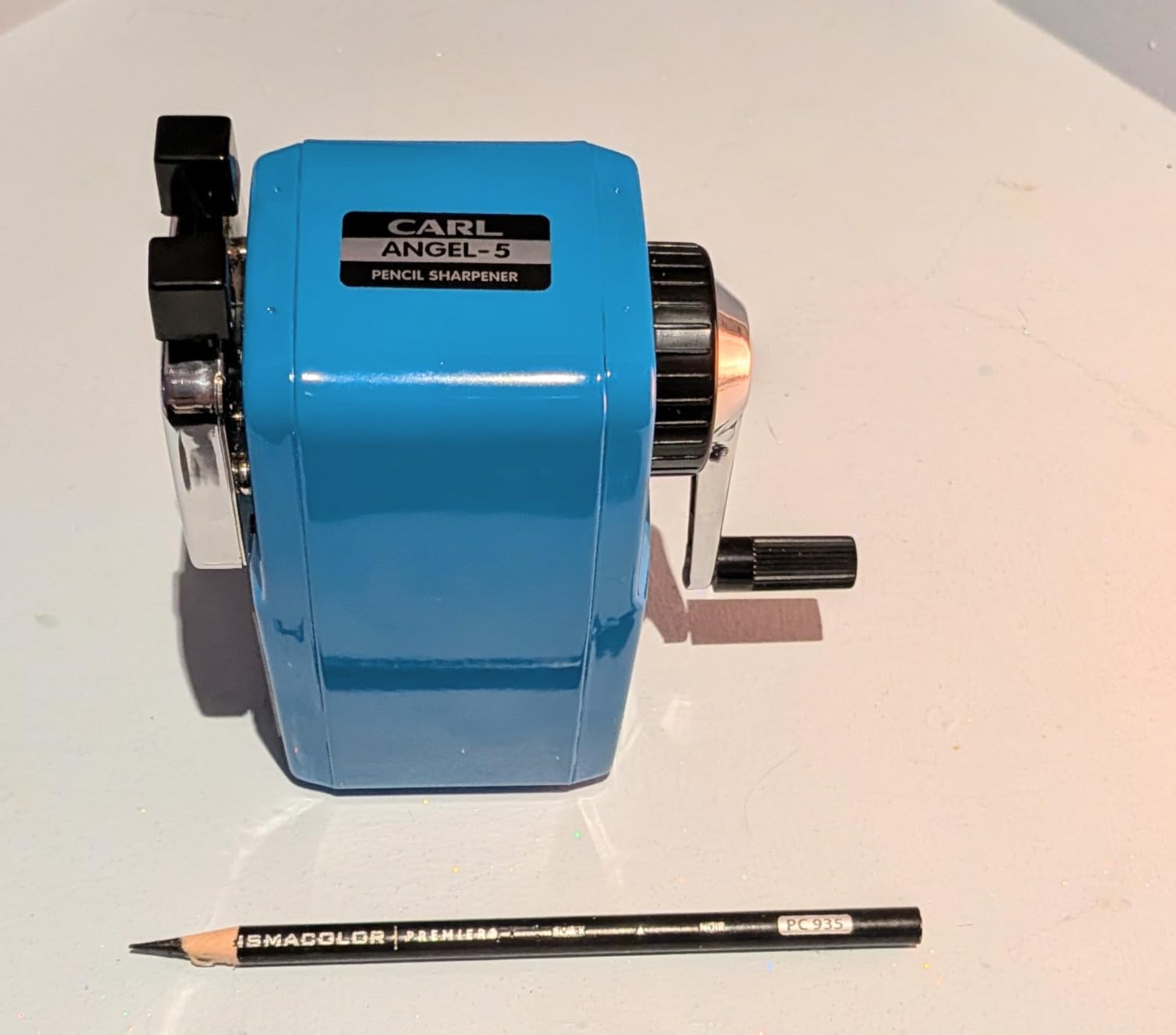 Carl Angel-5 (Black) Heavy-Duty Artist & Teacher Pencil Sharpener - Precision Manual Crank with Auto-Stop, Colored Pencil Compatible, Quiet Operation, Durable Japanese Design customer photo 1