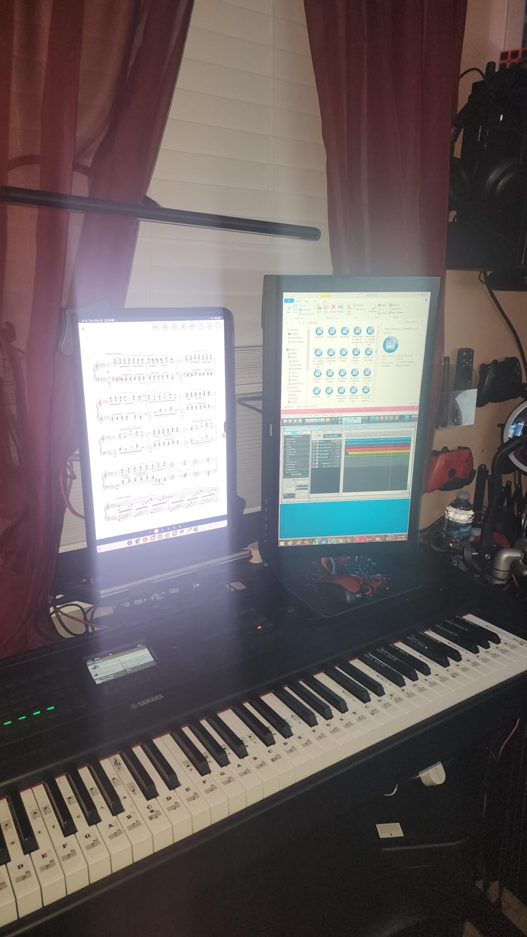 Single LCD Computer Monitor Free-Standing Desk Stand Mount Riser for 13 inch to 32 inch screen with Swivel, Height Adjustable, Rotation, Vesa Base Stand Holds One (1) Screen up to 77Lbs(HT05B-001)) customer photo 1