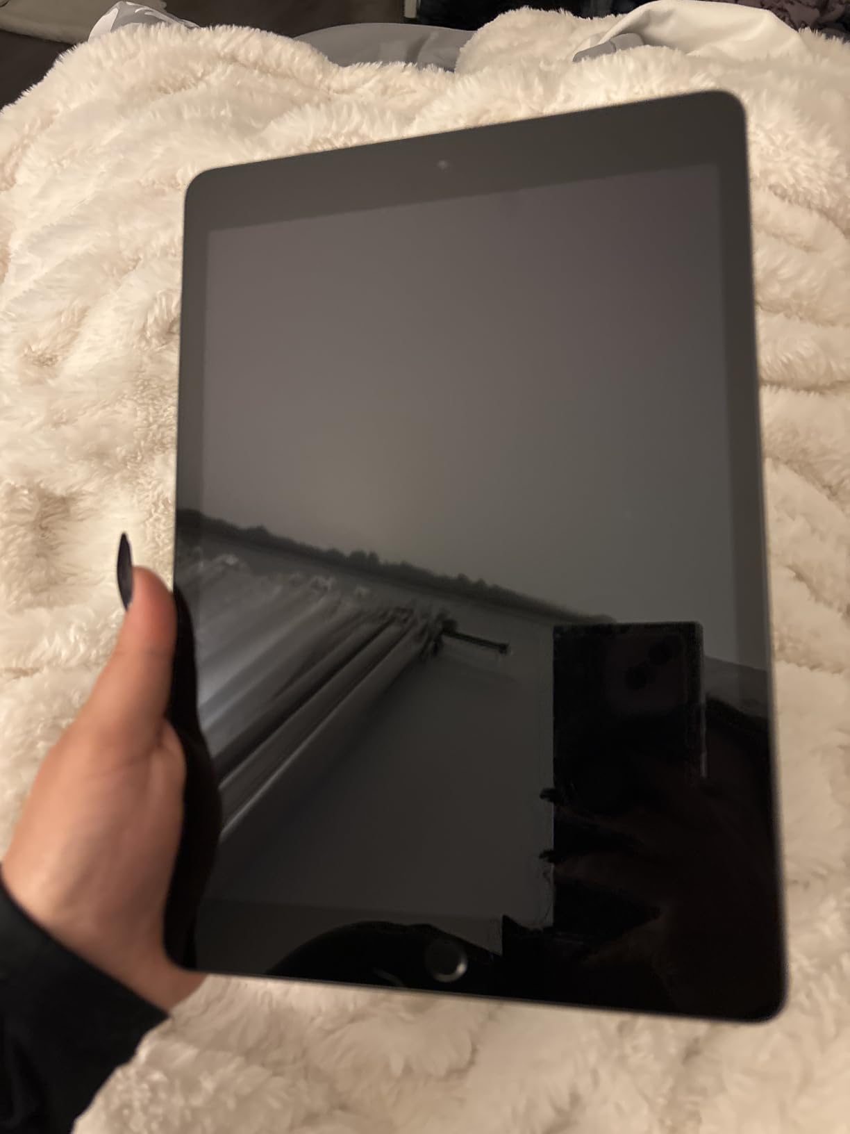 Apple iPad, 10.2-Inch, Wi-Fi, 32GB, Space Gray (Renewed) customer photo 2