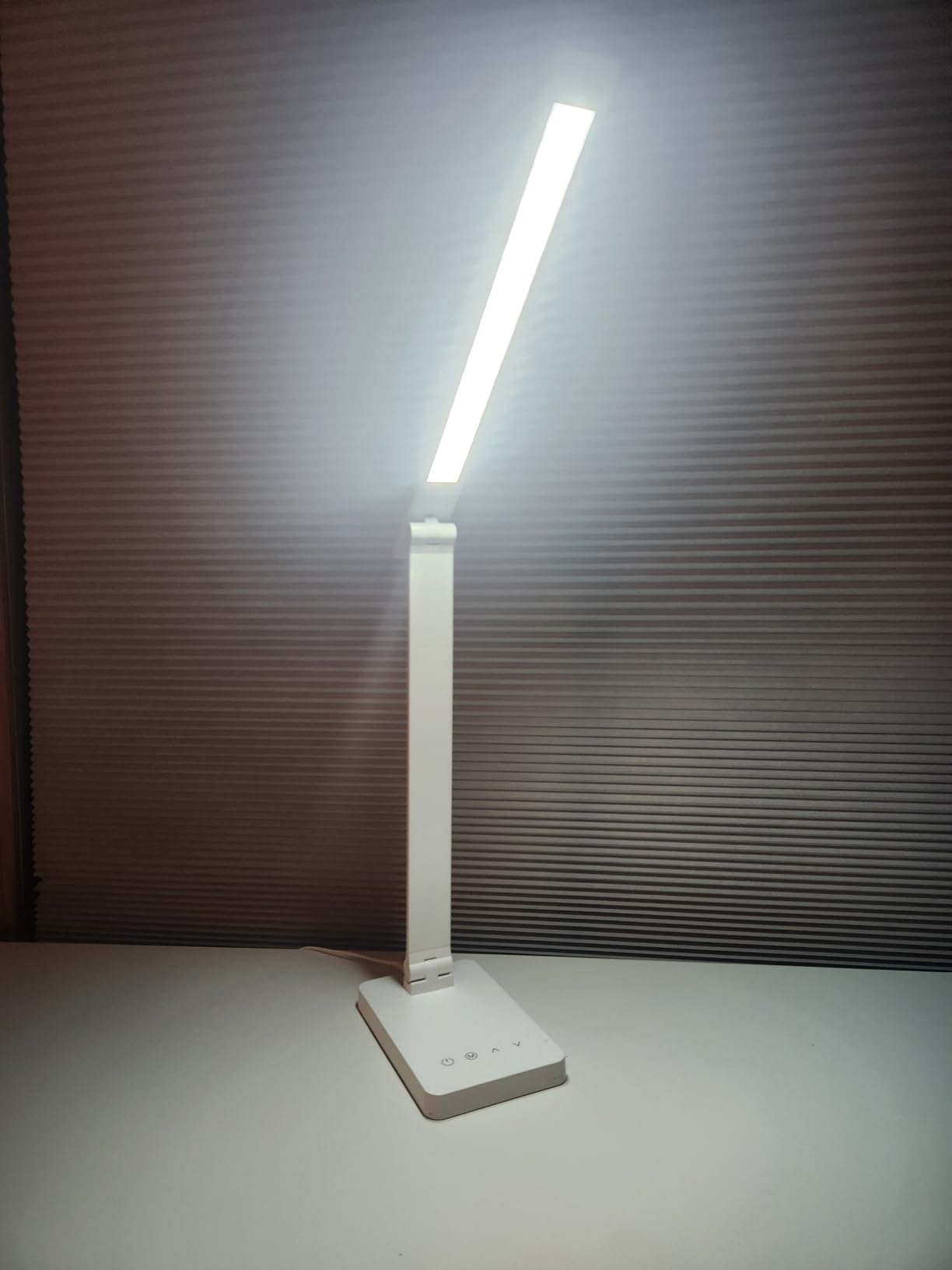 Lepro LED Desk Lamp for Home Office, 9.5W 750LM Metal Touch Control Desk Light, 5 Color Modes 5 Brightness Level, Eye Caring Task Lamp For Reading, Sewing, Crafts, School Supplies, Puzzle Light, Black customer photo 1