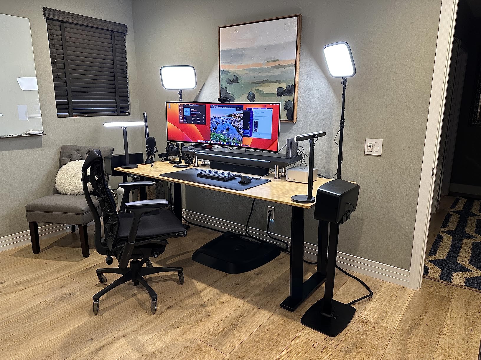 Logitech Litra Beam Premium LED Streaming Key Light with TrueSoft, Adjustable Desktop Mount, Brightness/Color Temp Settings, Desktop App Control for PC/Mac - for TikTok/YouTube/Zoom Meeting customer photo 1