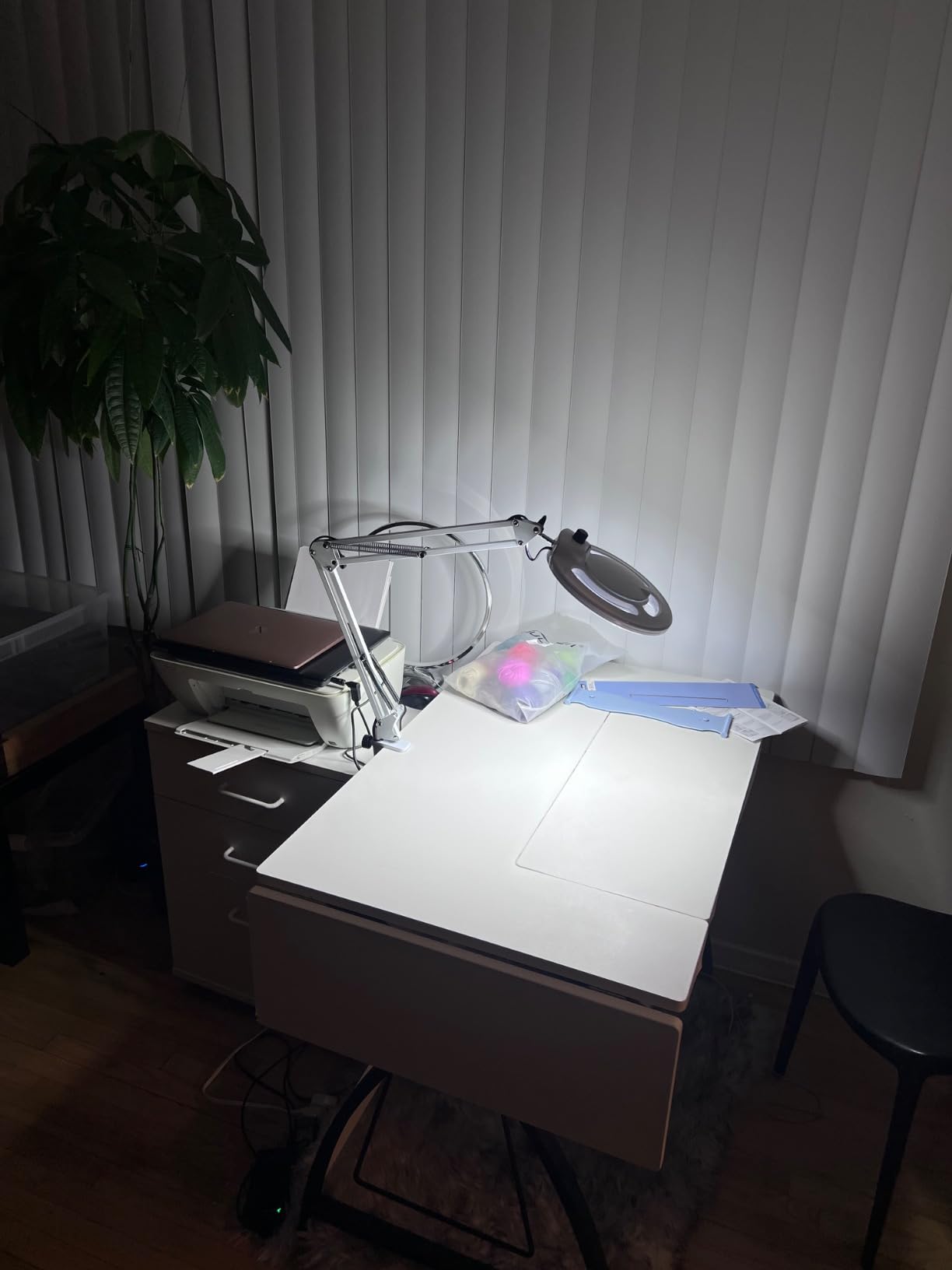 12X Magnifying Glass with Light, KIRKAS 2,200 Lumens LED Magnifying Lamp with Clamp, Stepless Dimmable Real Glass Lens Magnifier, Adjustable Arm Workbench Light for Close Work Hobby Repair - White customer photo 2