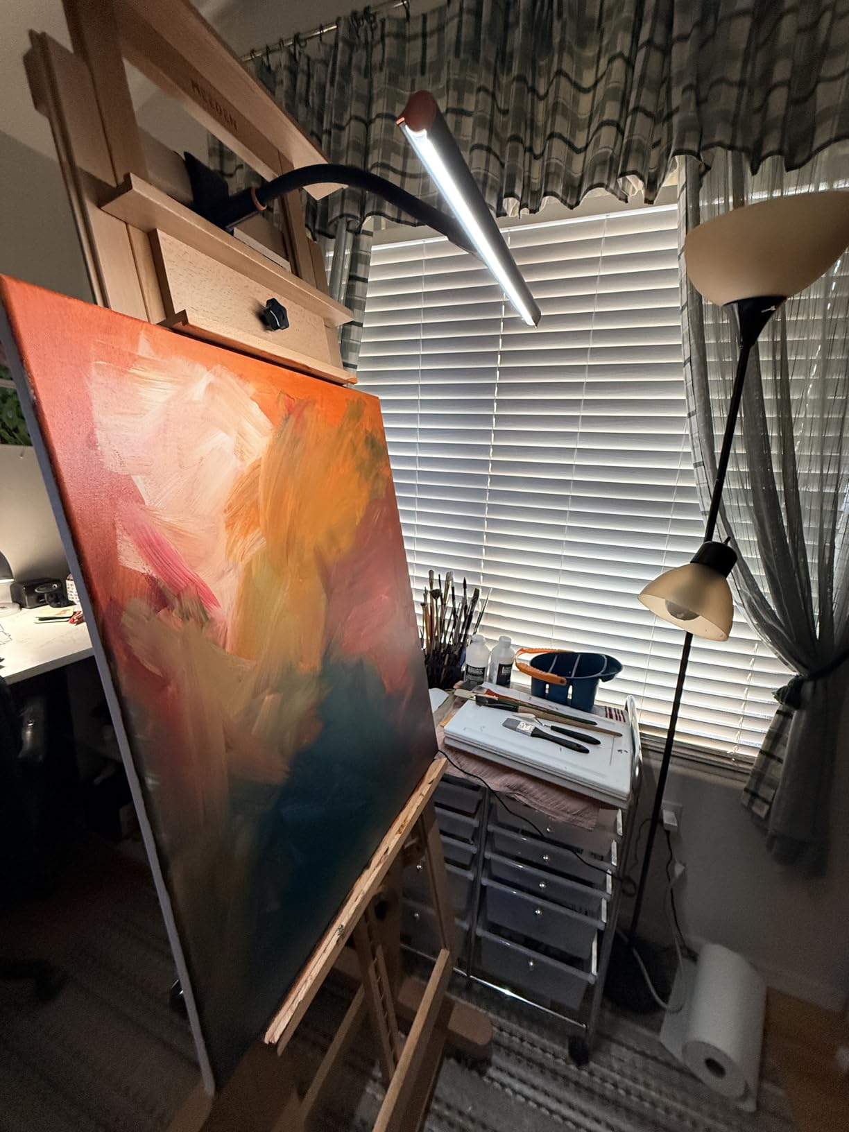 Daylight Company Easel Lamp Go Premium 95+ CRI LED Art Lamp with 3-Step Dimmer, USB-C Cable, and Built-in Battery customer photo 2