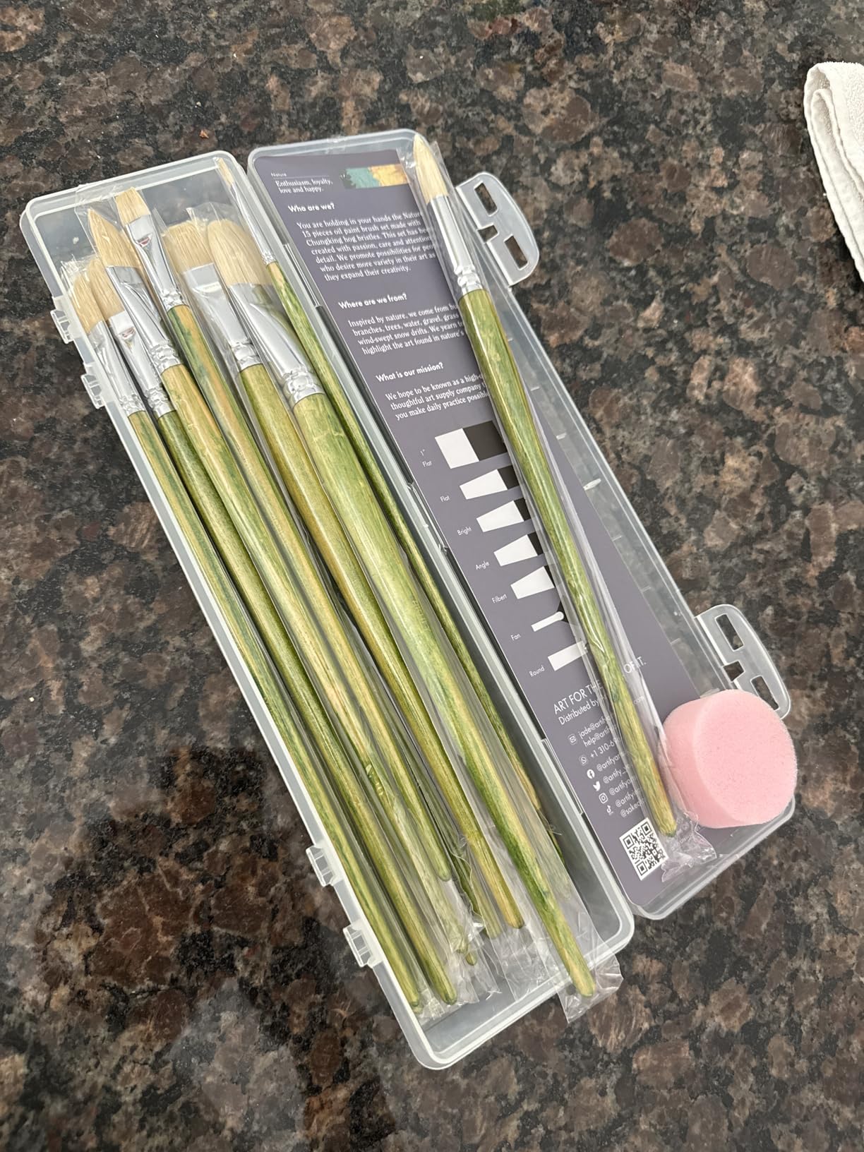 ARTIFY 15-Piece Professional Oil Paint Brush Set - Natural Hog Bristle, No-Shedding, Handcrafted by Masters for Oil/Acrylic/Gouache/Watercolor Painting (Includes Carrying Case) customer photo 2