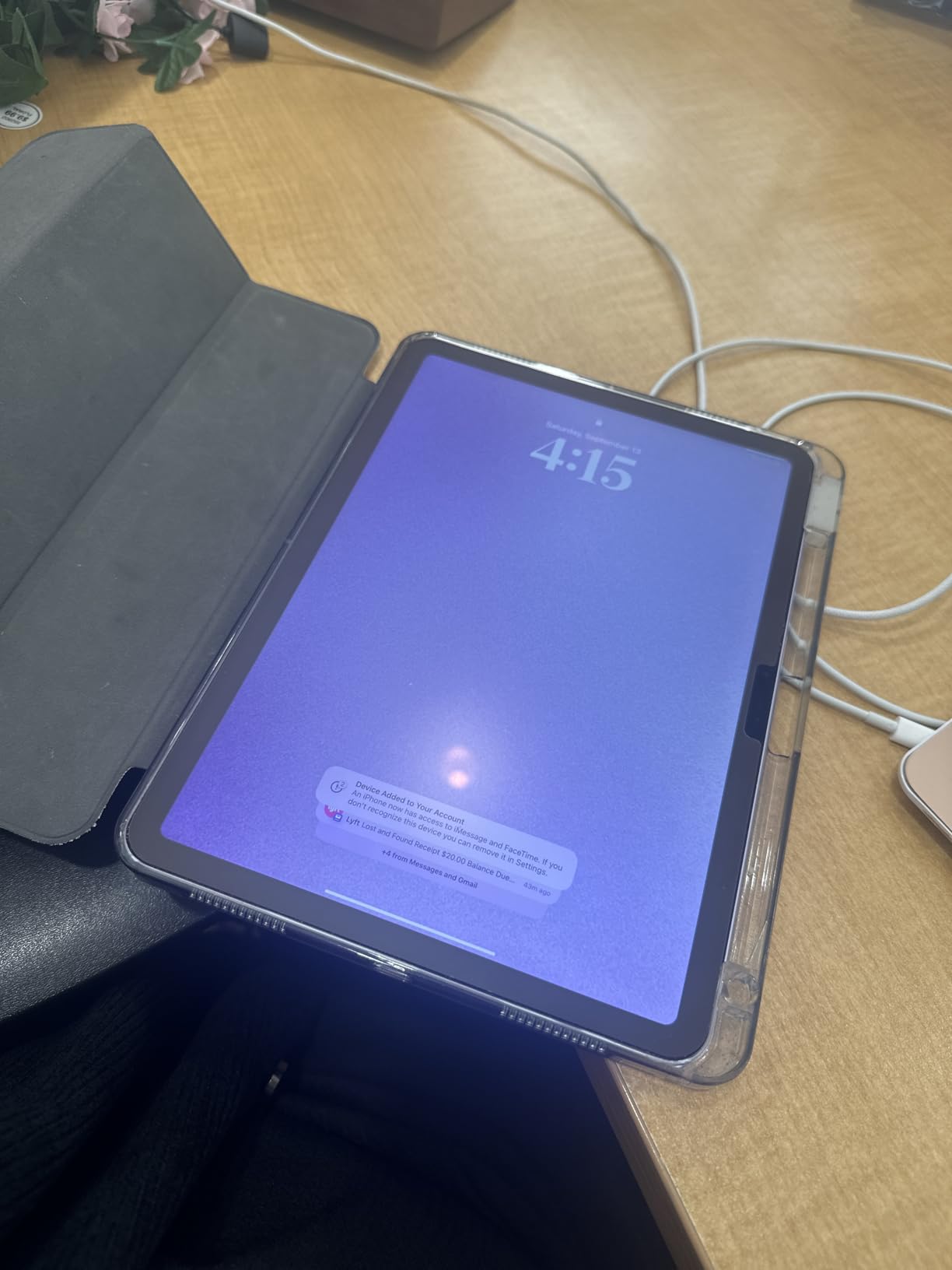 Apple iPad Air 11-inch (M2): Built for Apple Intelligence, Liquid Retina Display, 512GB, 12MP Front/Back Camera, Wi-Fi 6E, Touch ID, All-Day Battery Life - Space Gray customer photo 1