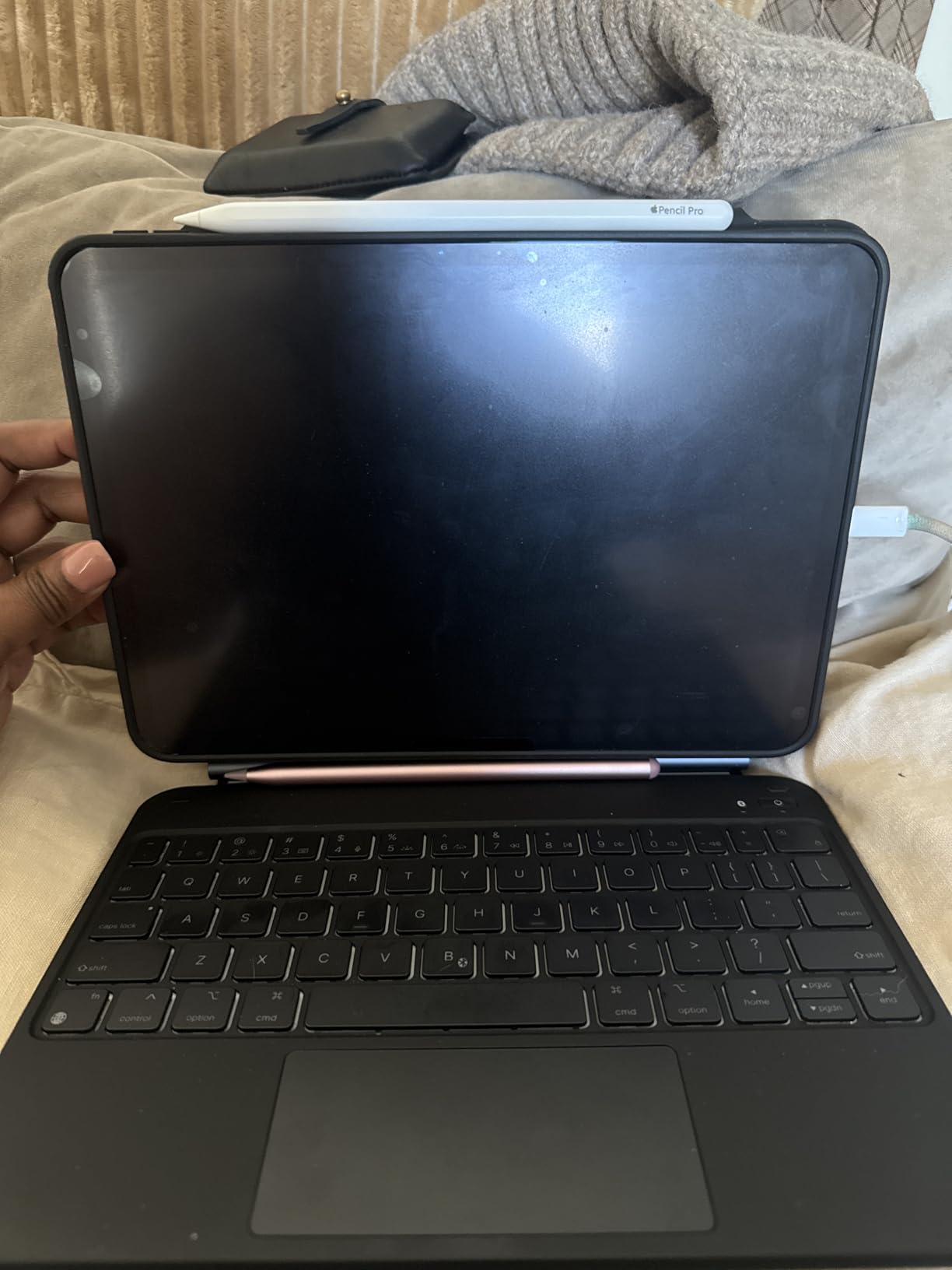 iPad Pro 11-Inch (M4): Built for Apple Intelligence, Ultra Retina XDR Display, 512GB, 12MP Front/Back Camera, LiDAR Scanner, Wi-Fi 6E + 5G Cellular, All-Day Battery Life - Space Black customer photo 2