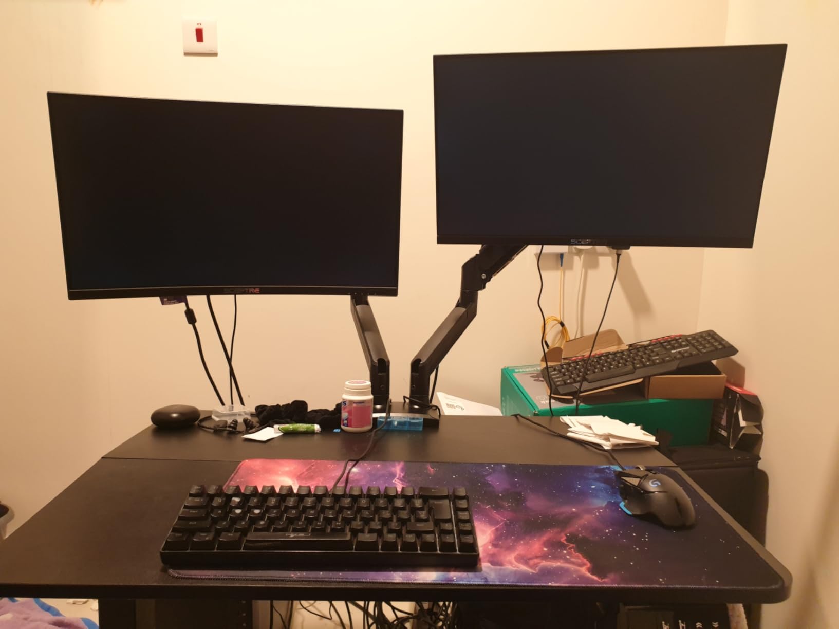 WALI Single Monitor Mount for 13-34 inch Screens, Adjustable Single Monitors Arm, Regular Screen up to 32 inch, 26.4lbs, Computer Monitor Stand for Desk, VESA 75/100mm (GSMP001N), Black customer photo 1