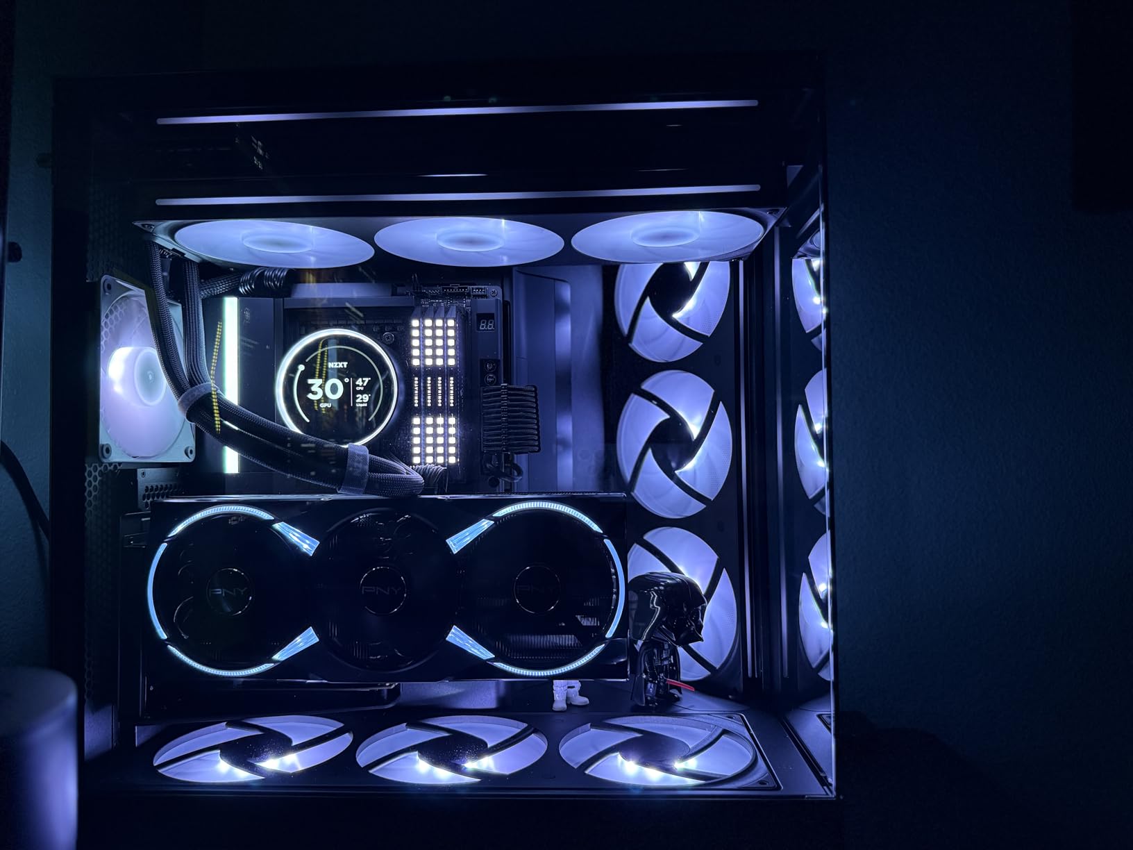PNY NVIDIA GeForce RTX 5090 OC Triple Fan Graphics Card (32GB GDDR7, 512-bit, Boost Speed: 2527 MHz, PCIe 5.0, HDMI/DP 2.1, 3.5-Slot, NVIDIA Blackwell Architecture, DLSS 4) customer photo 1