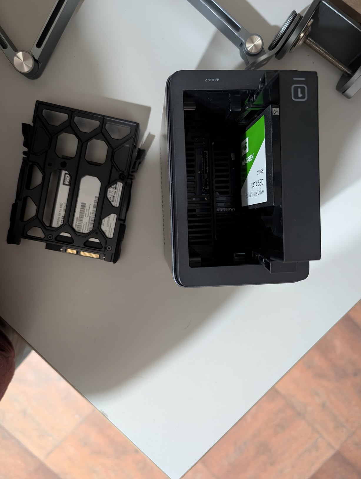 UGREEN NAS DH2300 2-Bay Desktop NASync, Support Capacity 64TB (Diskless), Remote Access, AI Photo Album, Beginner Friendly System, 4GB RAM on Board, 1GbE, 4K HDMI, Network Attached Storage (Diskless) customer photo 2