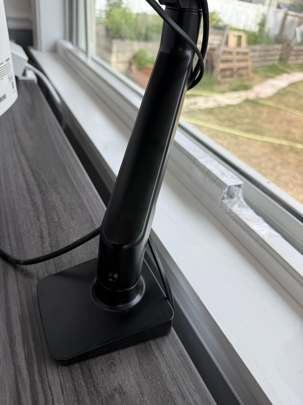 ErGear Single Monitor Arm, Fully Adjustable Monitor Mount for 13-34 Inch Screens, Fast Install Computer Monitor Stand with Tool-Free VESA Mount, Cable Management, Holds 19.8 lbs, Max VESA 100x100mm customer photo 2