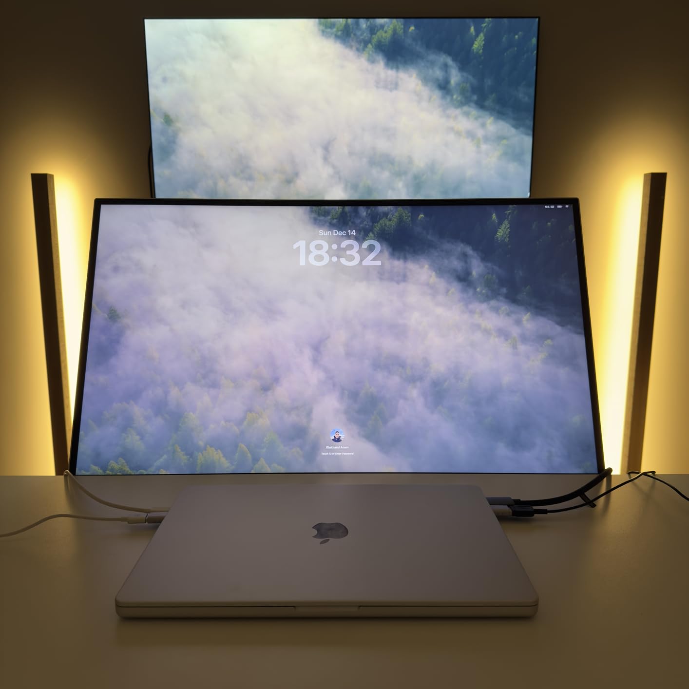 LG 32U990A-S 32-Inch Ultrafine 6K (6144 x 3456) Nano IPS Black Thunderbolt 5 Professional Monitor, 60Hz, DisplayHDR 600, Speakers, HDMI 2.1, DisplayPort 2.1, USB-C, Tilt/Height/Pivot Stand, Silver customer photo 2