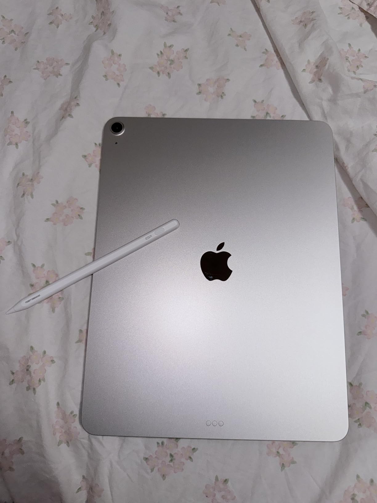 Apple iPad Air 13-inch (M4): Liquid Retina Display, 128GB, 12MP Front/Back Camera, Wi-Fi 7 with Apple N1, Touch ID, All-Day Battery Life - Purple customer photo 2
