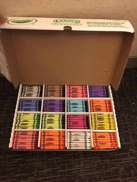 Crayola Crayon Classpack, Teacher Classroom Must Haves, Bulk Back to School Supplies, Elementary & Kindergarten Wishlist, 16 Colors (50 Each), 800 Ct customer photo 1