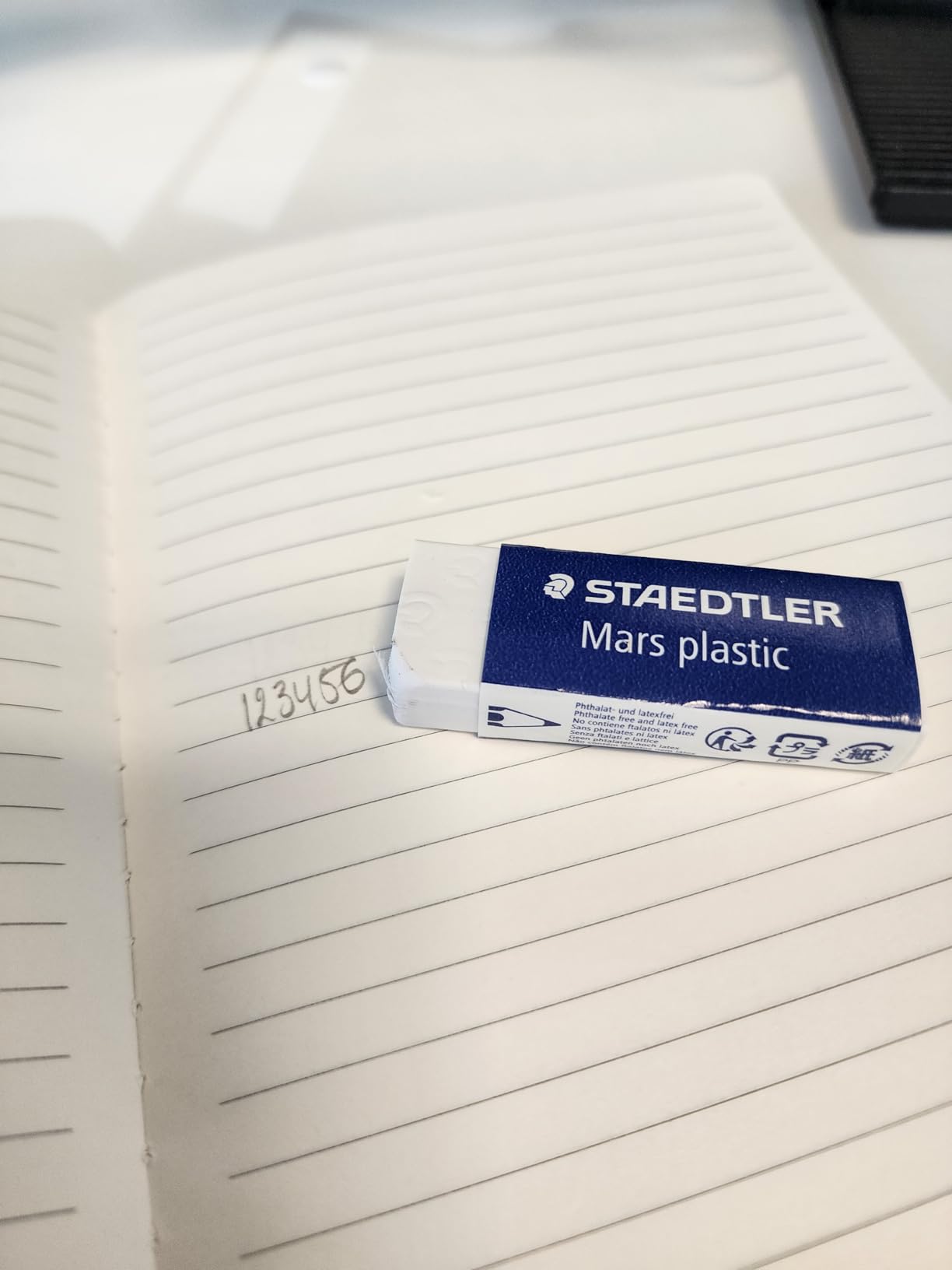 STAEDTLER Mars Plastic Vinyl Erasers (4-Pack), White Erasers for Clean & Precise Results - Latex-Free, Minimal Crumbling customer photo 1