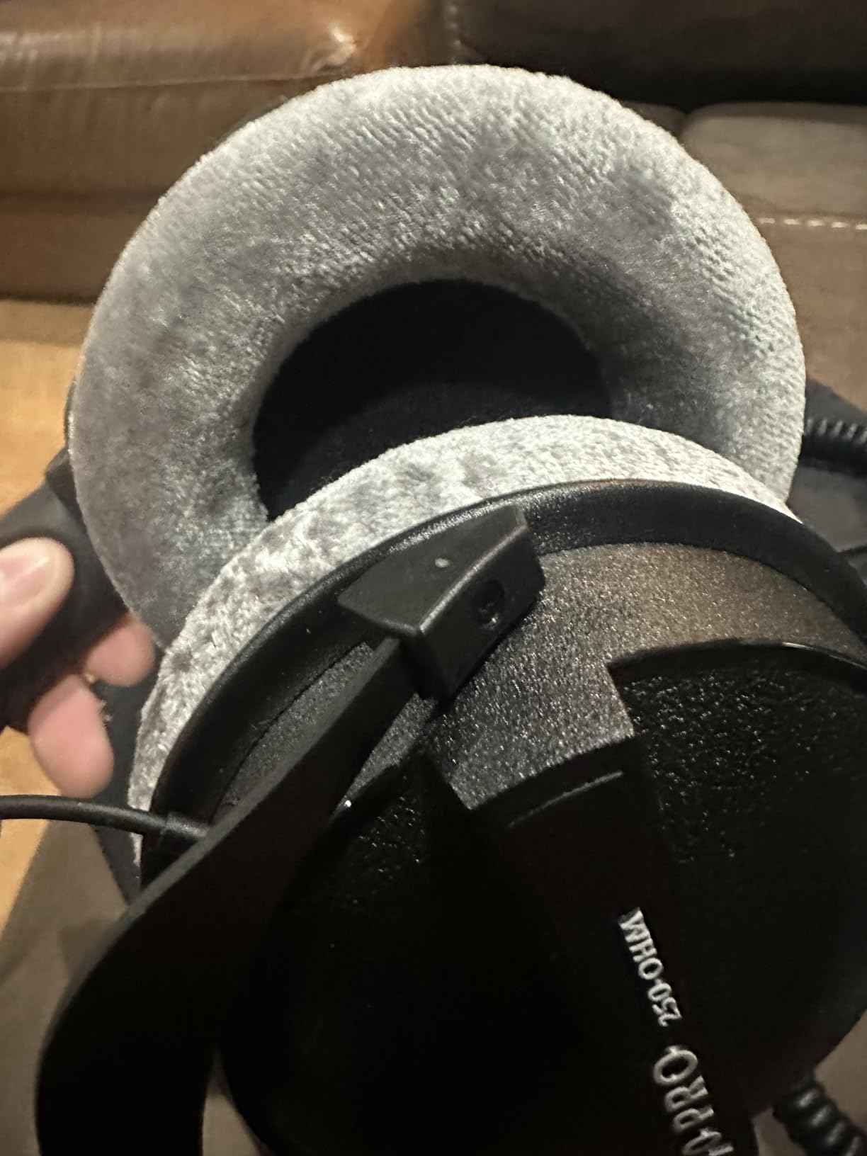 beyerdynamic DT 770 PRO, Wired Headphones, 3m Coiled Cable, Black with Gray Ear Pads customer photo 1