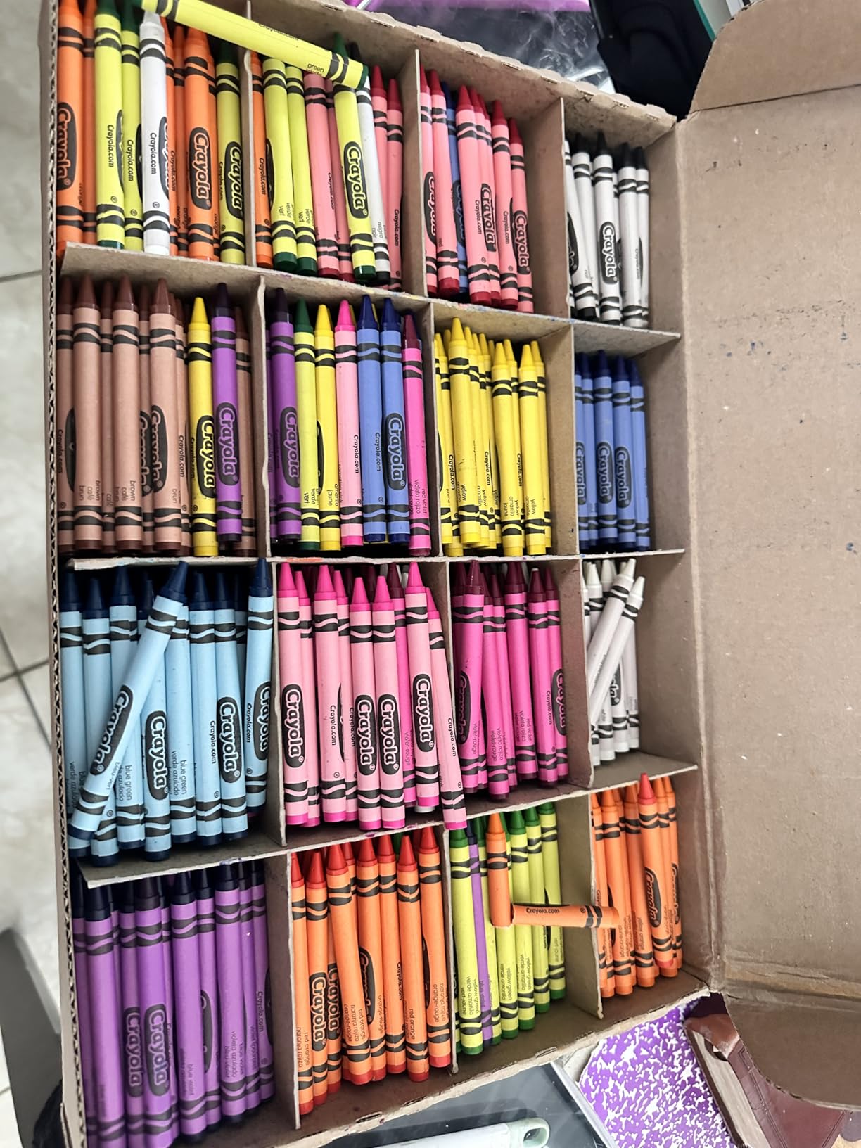 Crayola Jumbo Crayons Classpack (200ct), Large Toddler Crayons, Teacher Classroom Must Haves, Bulk School Supplies, Essential Preschool & Kindergarten Art Supplies customer photo 2