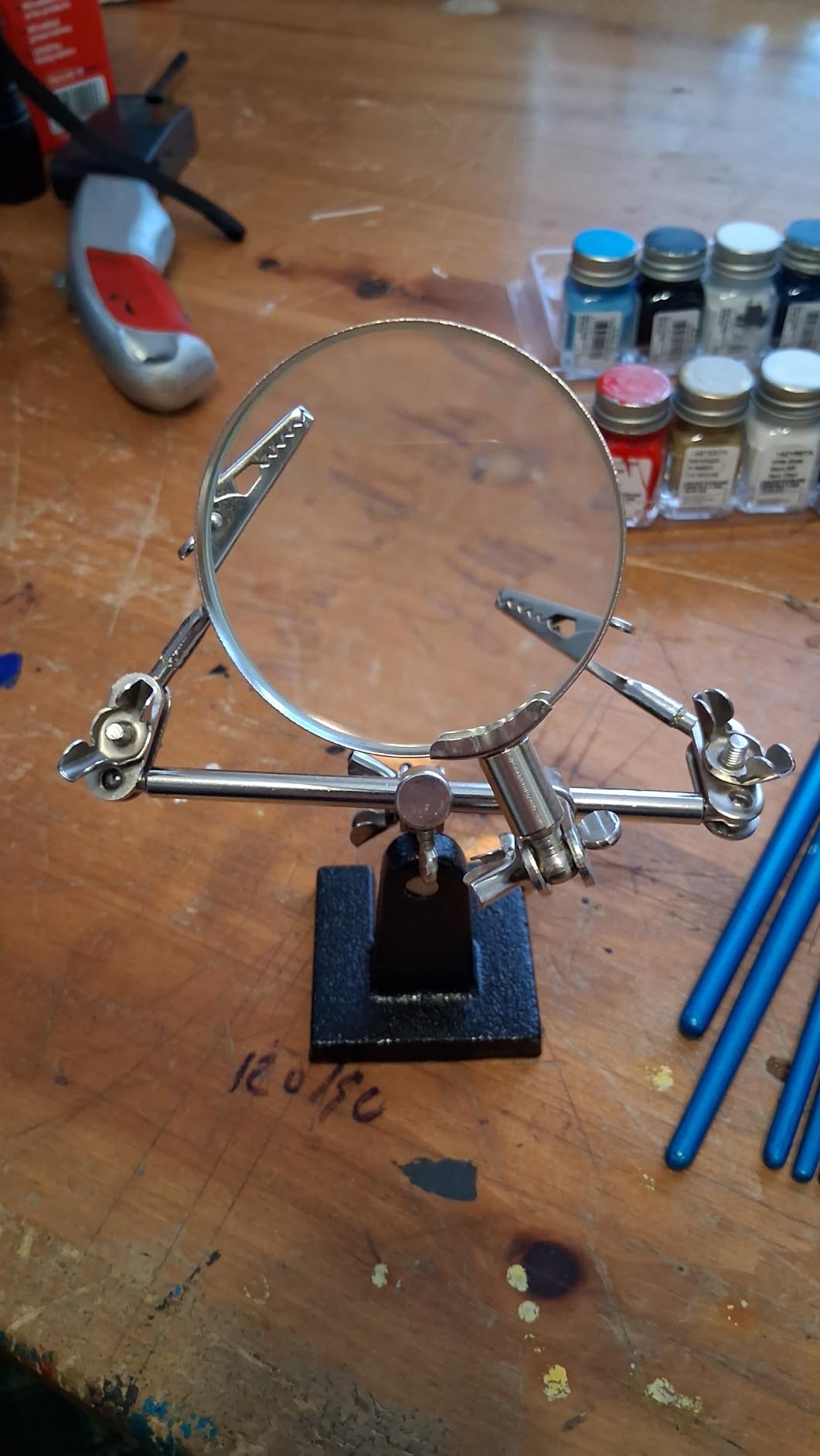 NEIKO 01902 Adjustable Helping Hand with Magnifying Glass, Third Hand Solder Aid, Soldering Wire Station Stand with Dual Alligator Clips and a Heavy Base, Beading & Jewelry Making Tools, Solder Holder customer photo 1