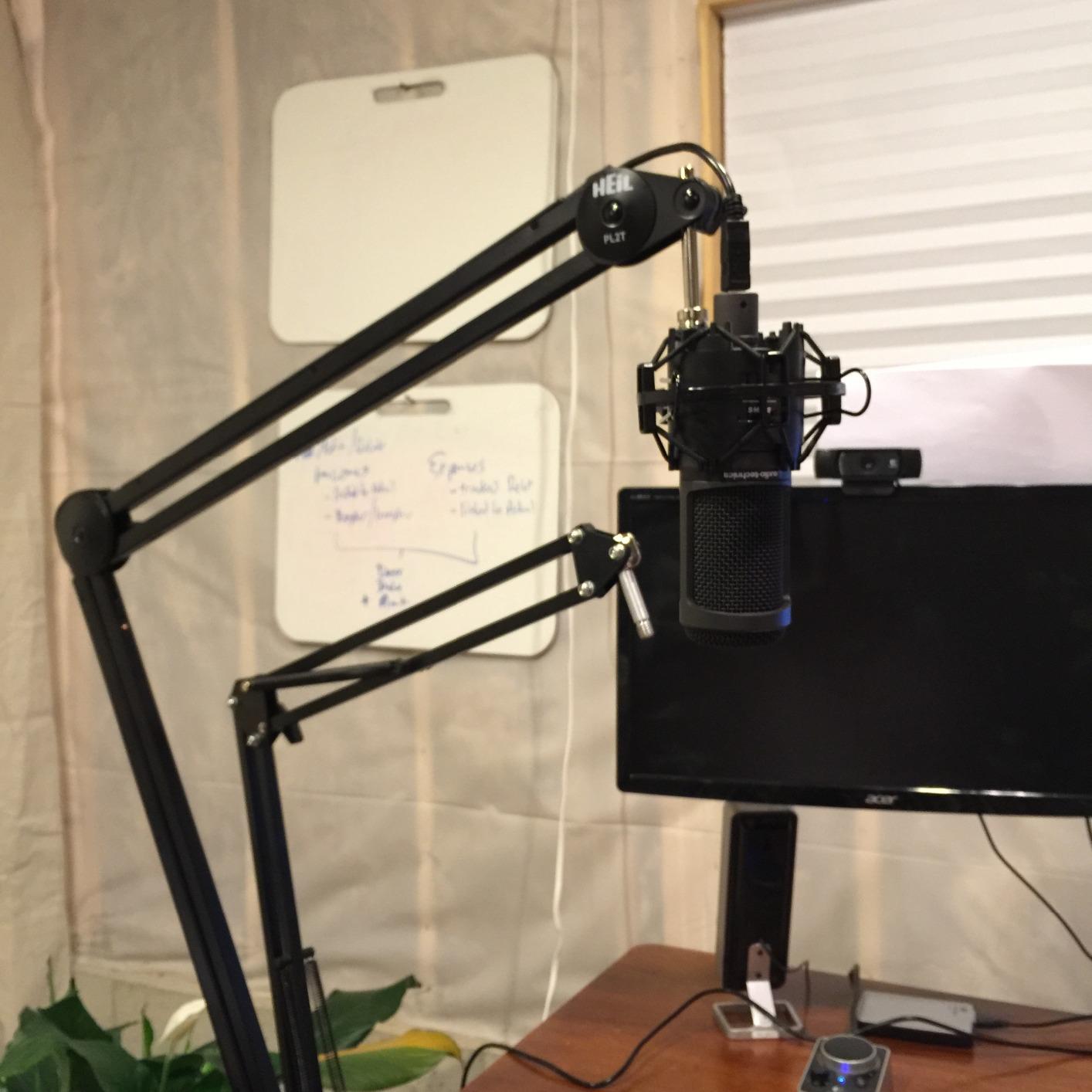 Heil PL 2T Fully Articulating, Professional-Quality Microphone Boom Arm for Video Podcasting, Broadcasting, Voiceover, At-Home, In-Studio Applications customer photo 1