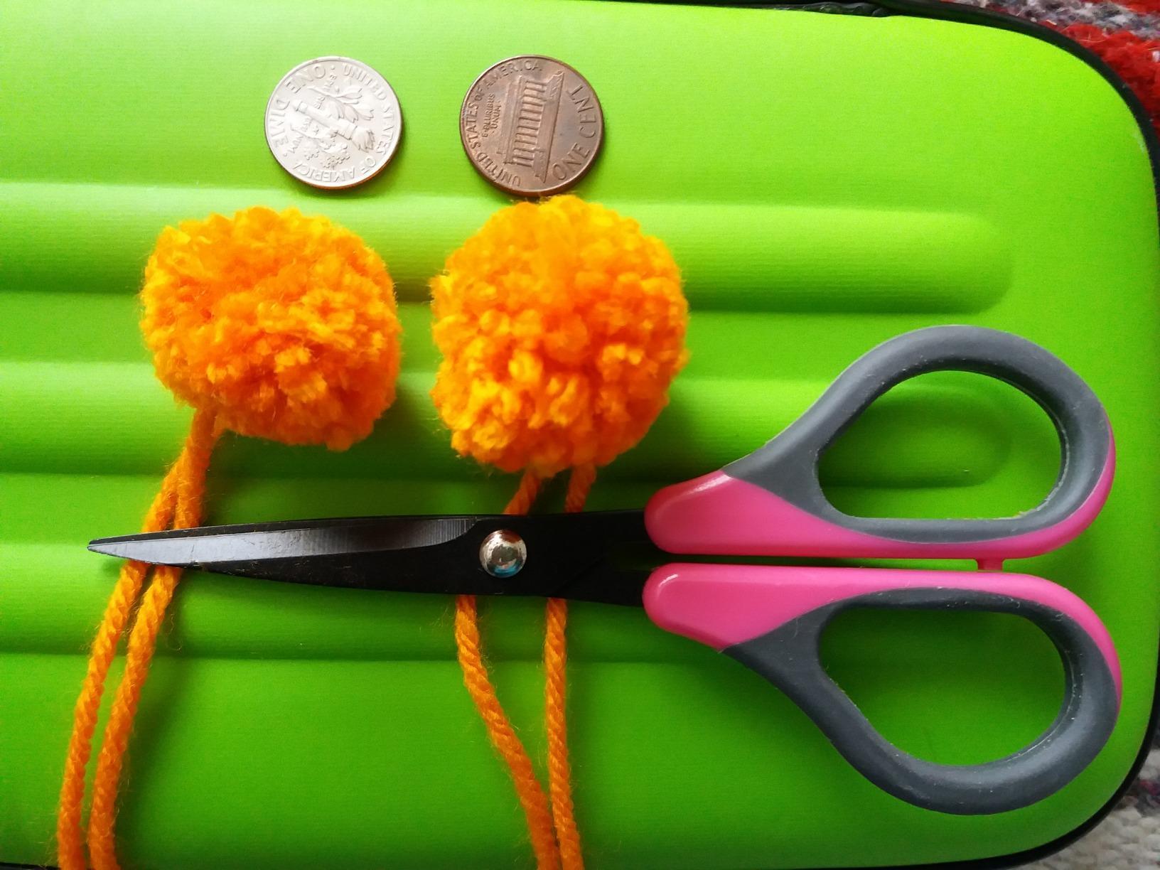 Clover 3127 Extra Small Pom Pom Maker customer photo 2