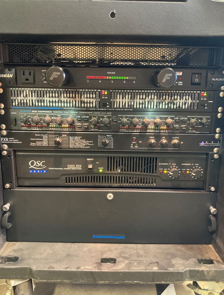 Furman PL-PLUS C 15 Amp Power Conditioner customer photo 1