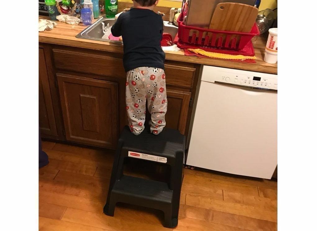 Rubbermaid 2-Step Molded Plastic Step Stool, Lightweight with Slip Resistant Treads and Non-Slip Feet, Black (Amazon Exclusive) customer photo 1