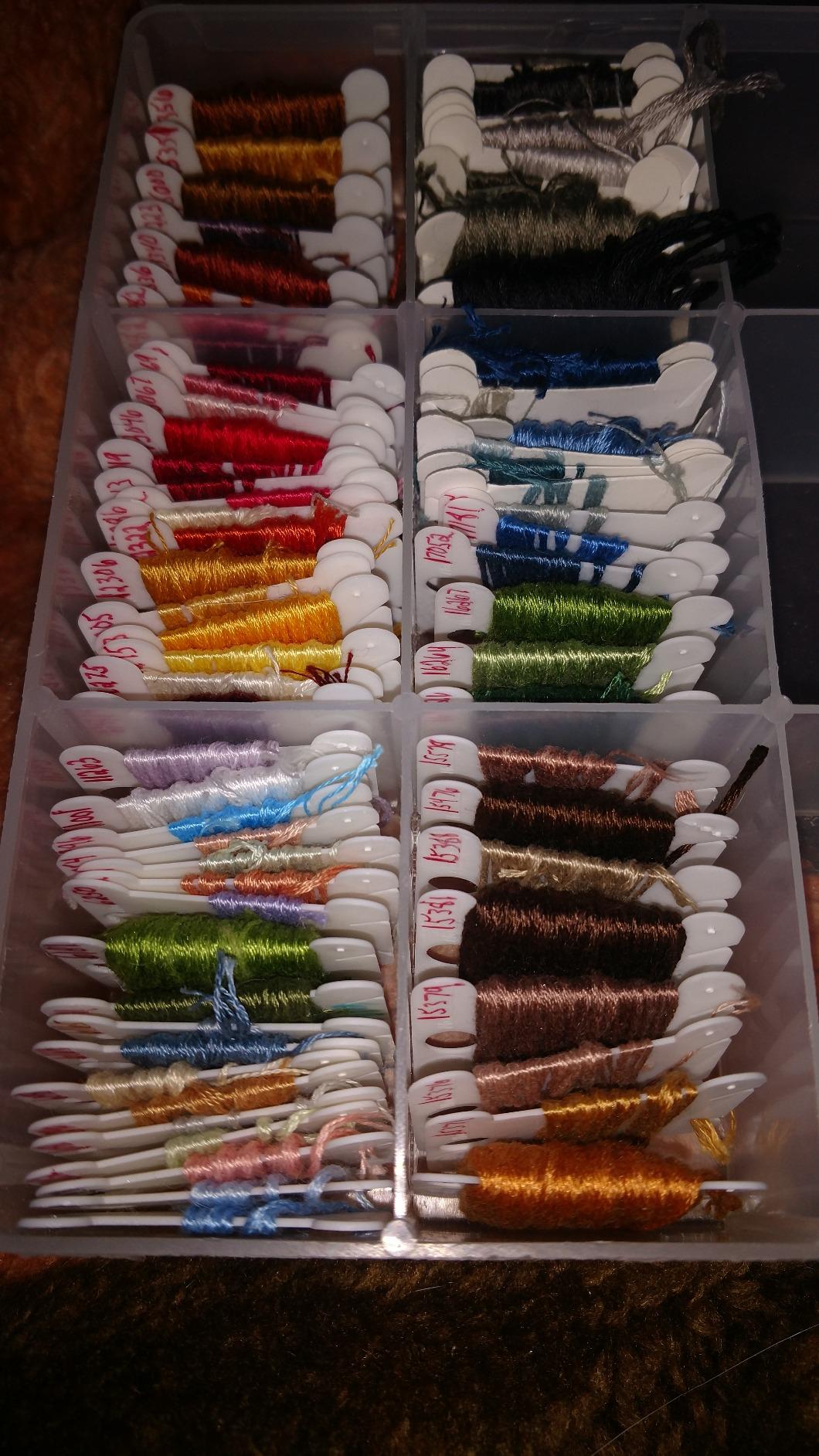 DMC 6102 Plastic Floss Bobbins, 28-Pack customer photo 1