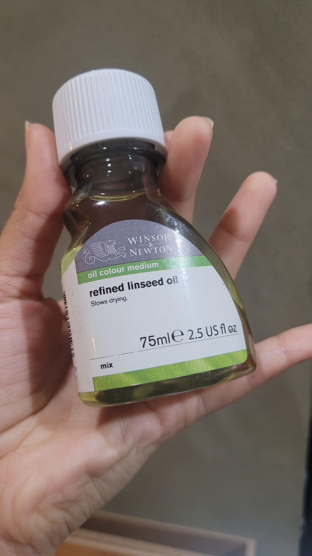 Winsor & Newton Refined Linseed Oil, 75ml (2.5oz) Bottle customer photo 2