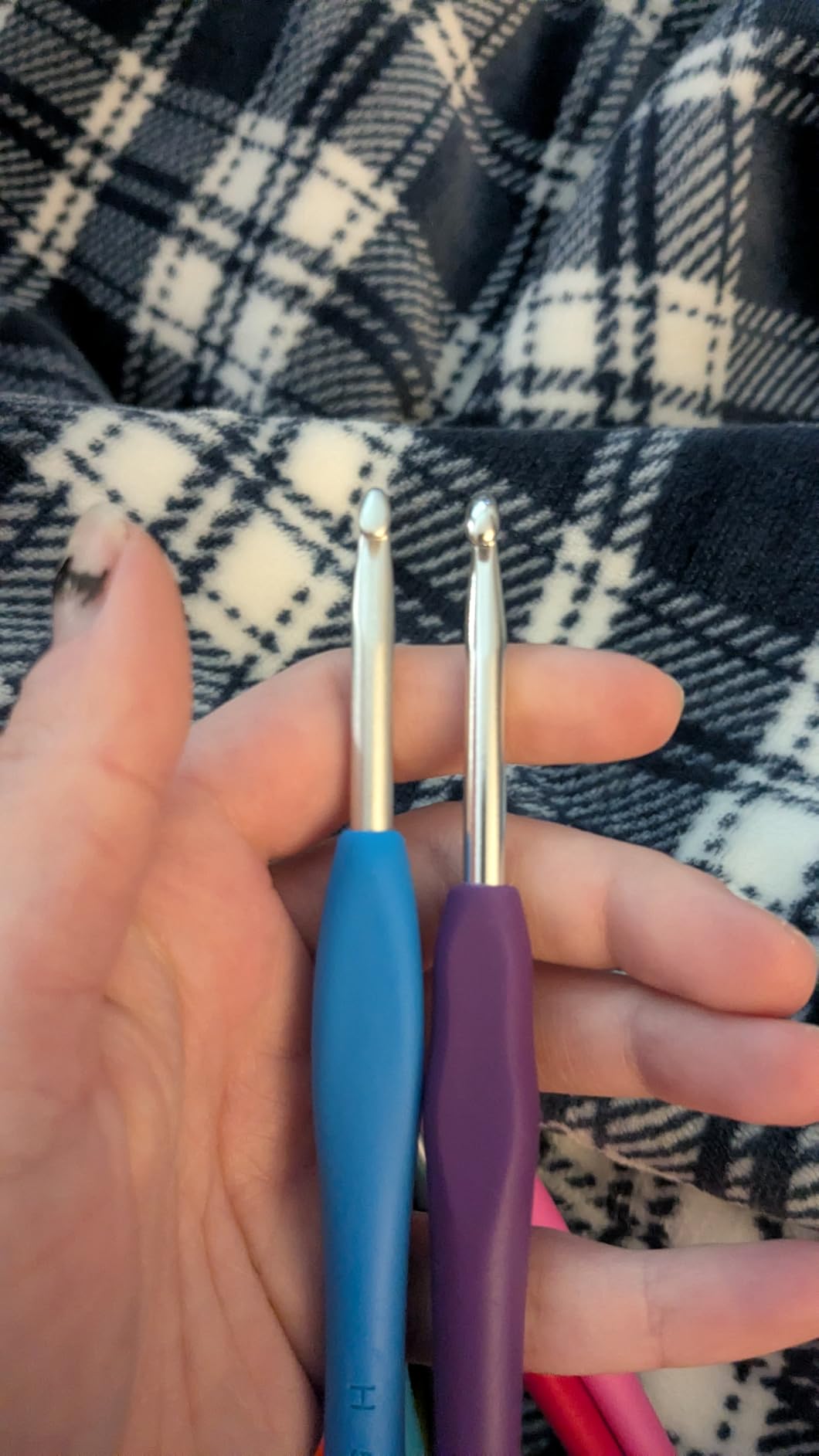 Clover 3672 Amour Crochet Hook Set, 10 sizes customer photo 2