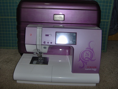 SINGER Quantum Stylist 9985 Computerized Sewing & Quilting Machine with Accessory Kit, 1,000+ Stitch Applications, Mirror Imaging, Built-In Needle Threader, LCD Touch Screen & Full Metal frame customer photo 2